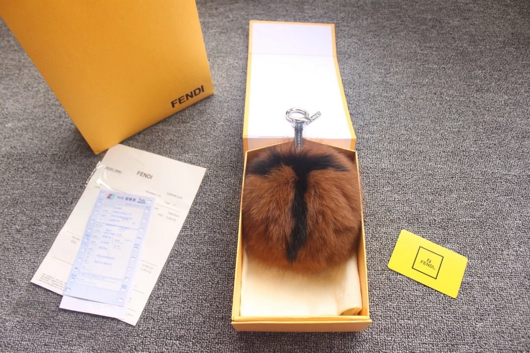 Initials Fur Pom