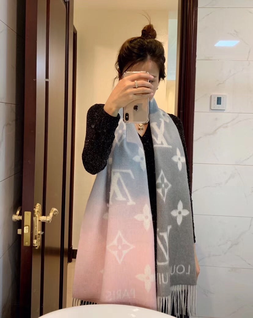 Gradient Scarf
