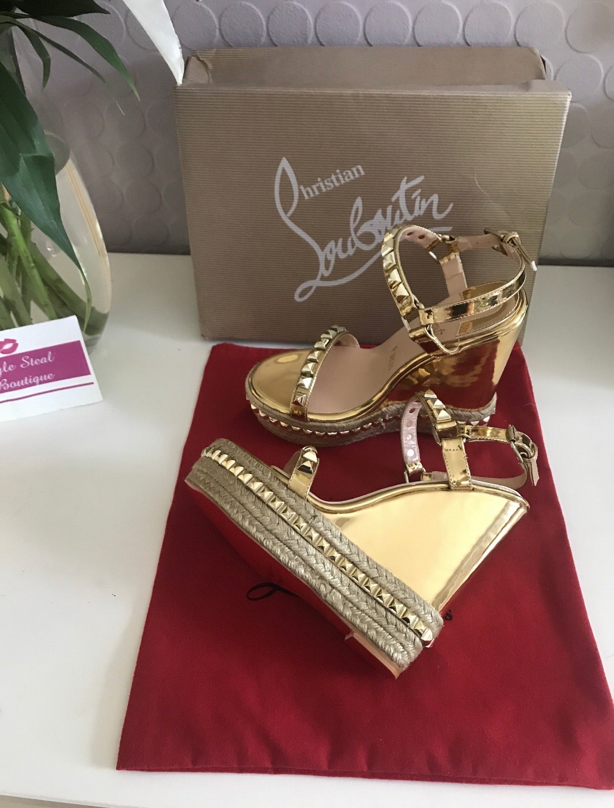 Stud Wedges