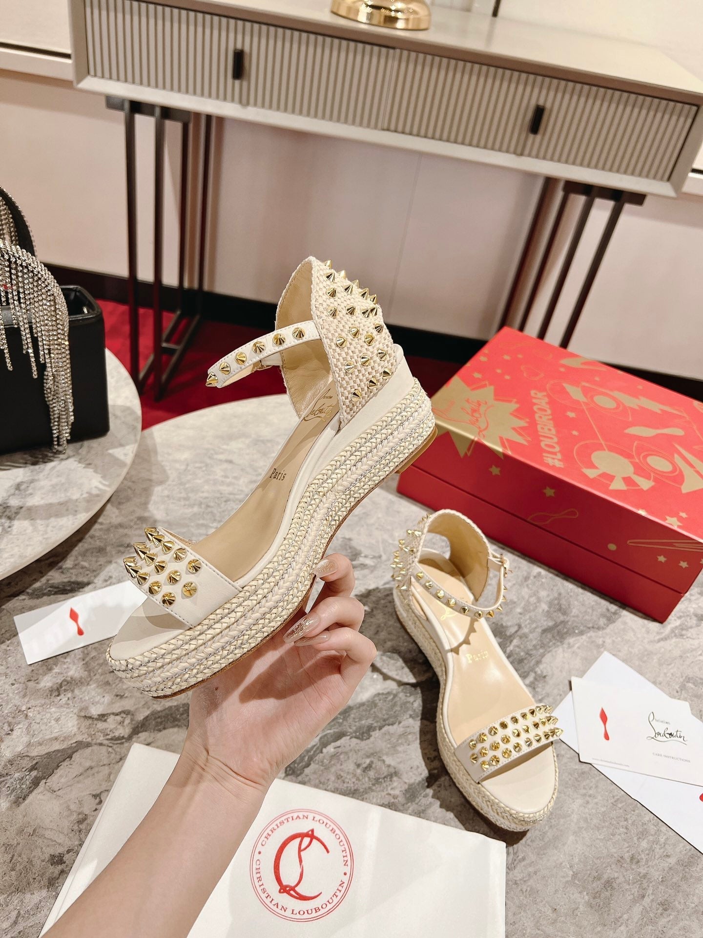 Madmonica Wedges