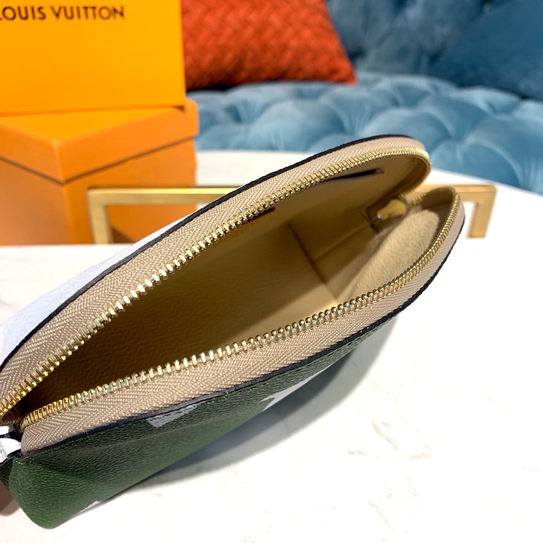 Giant Monogram Cosmetic Case