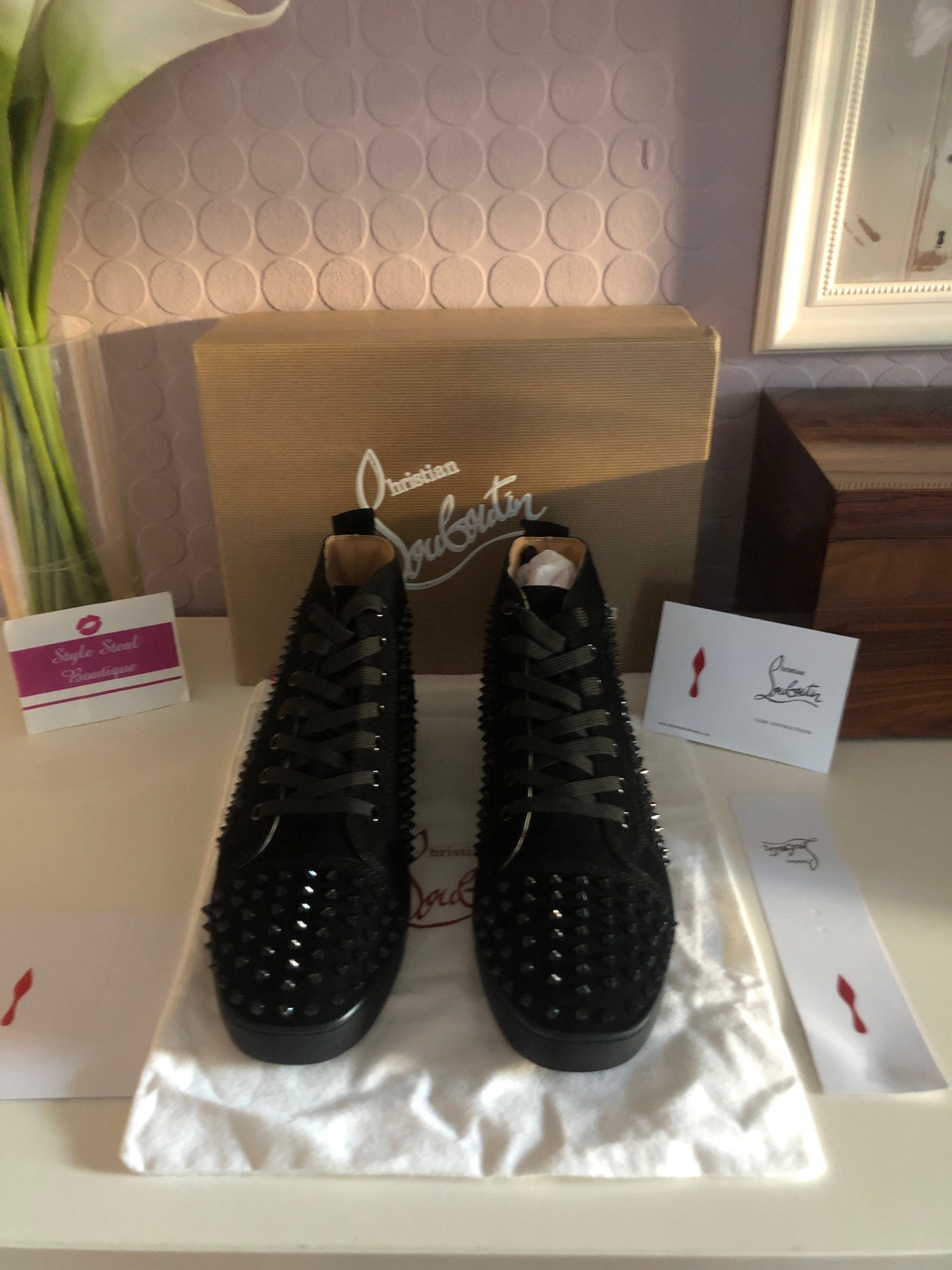 Louis Spikes Womens