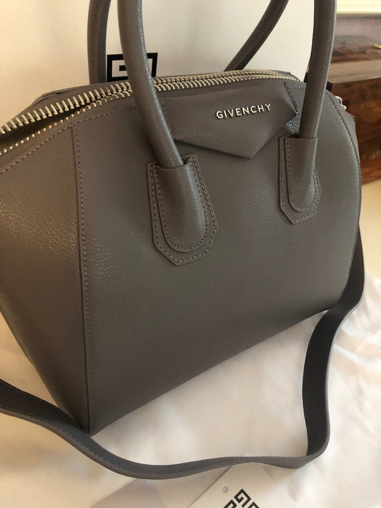 Antigona Grained Leather