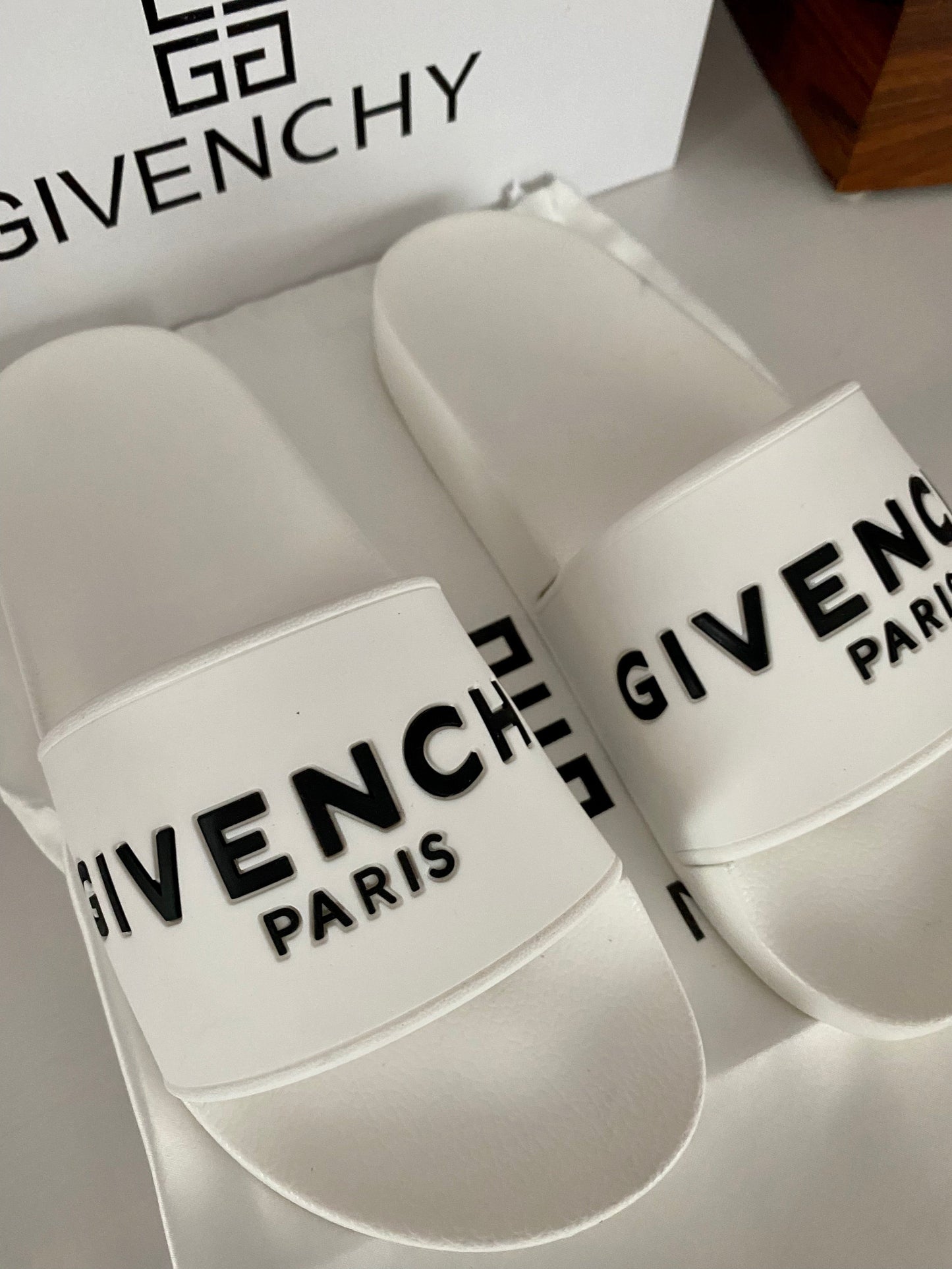 Logo Slides