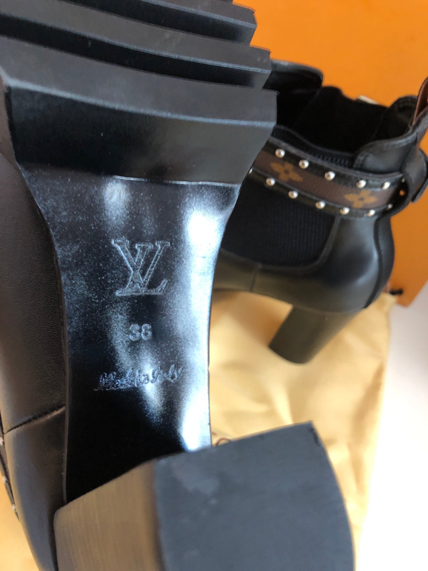 Star Trail Chelsea Boots