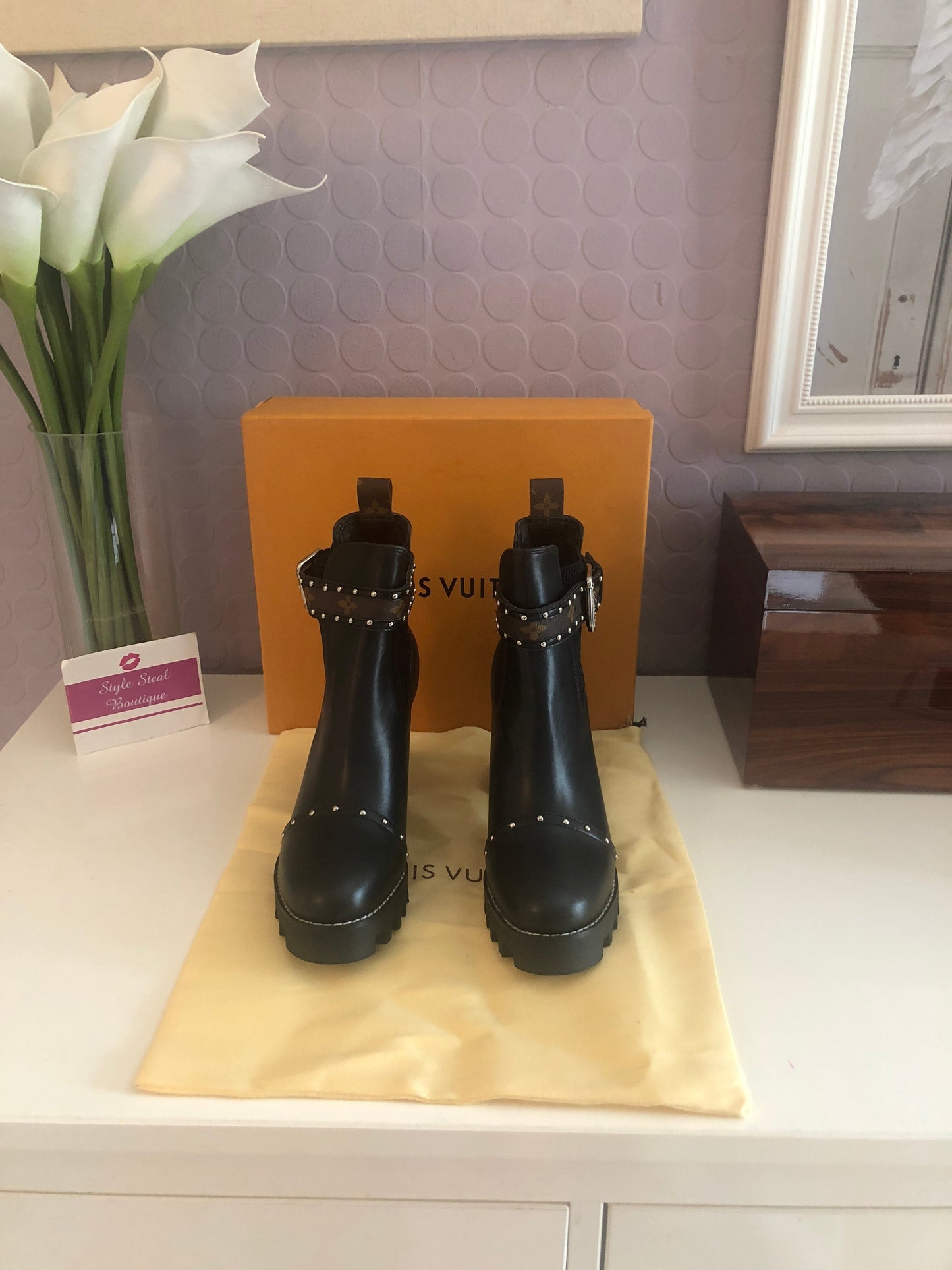 Star Trail Chelsea Boots