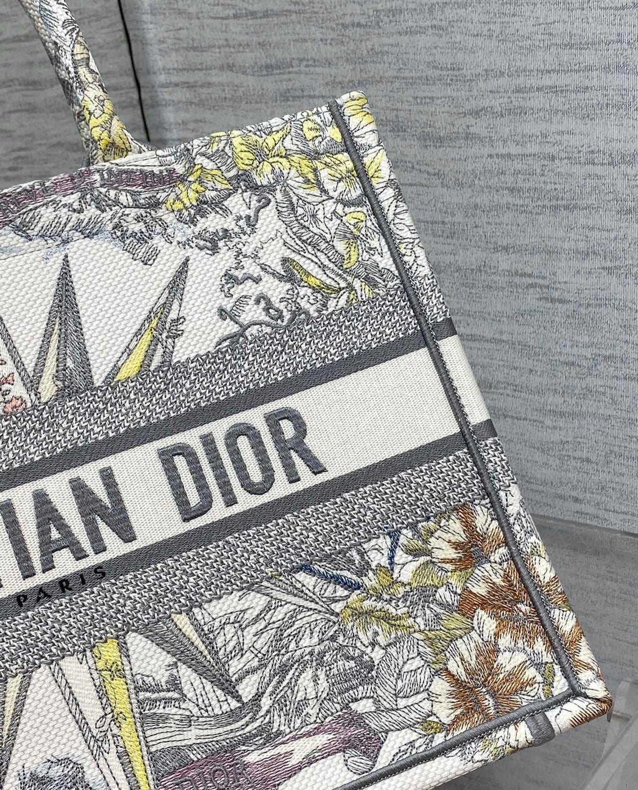 Medium Book Tote