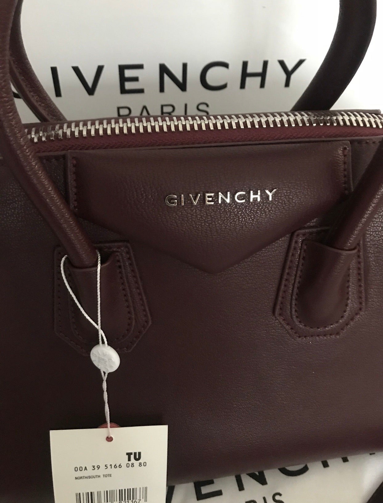 Antigona Grained Leather