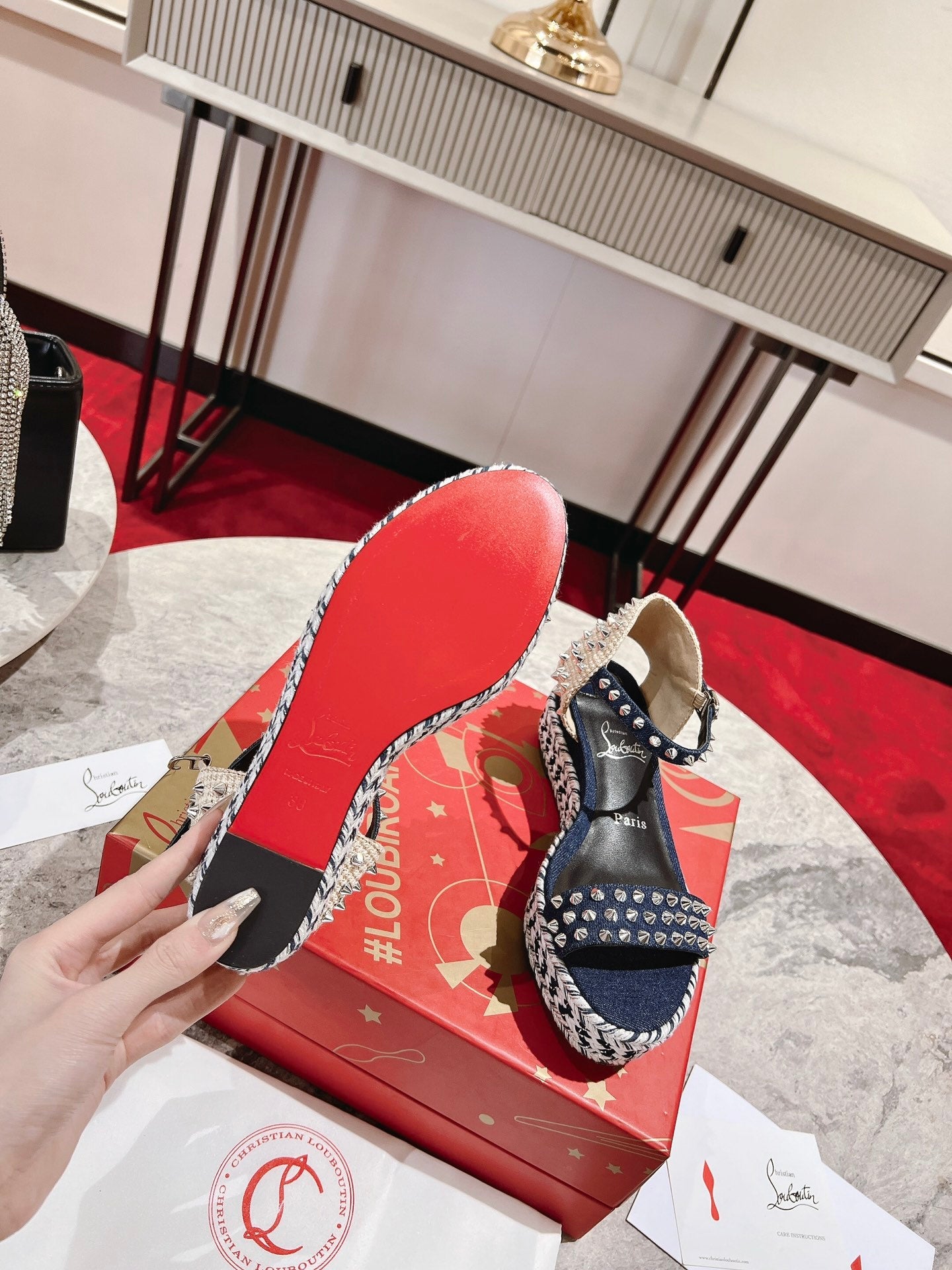 Madmonica Wedges