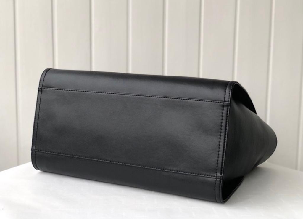 Deauville Leather Tote