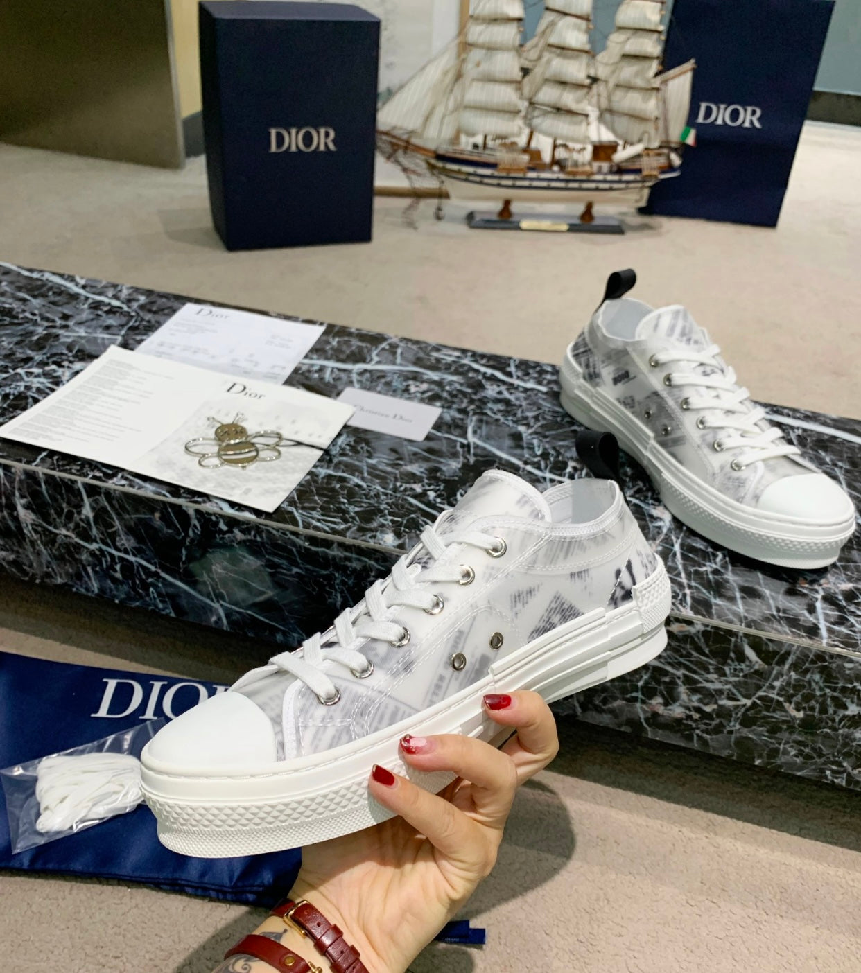 B23 Sneaker