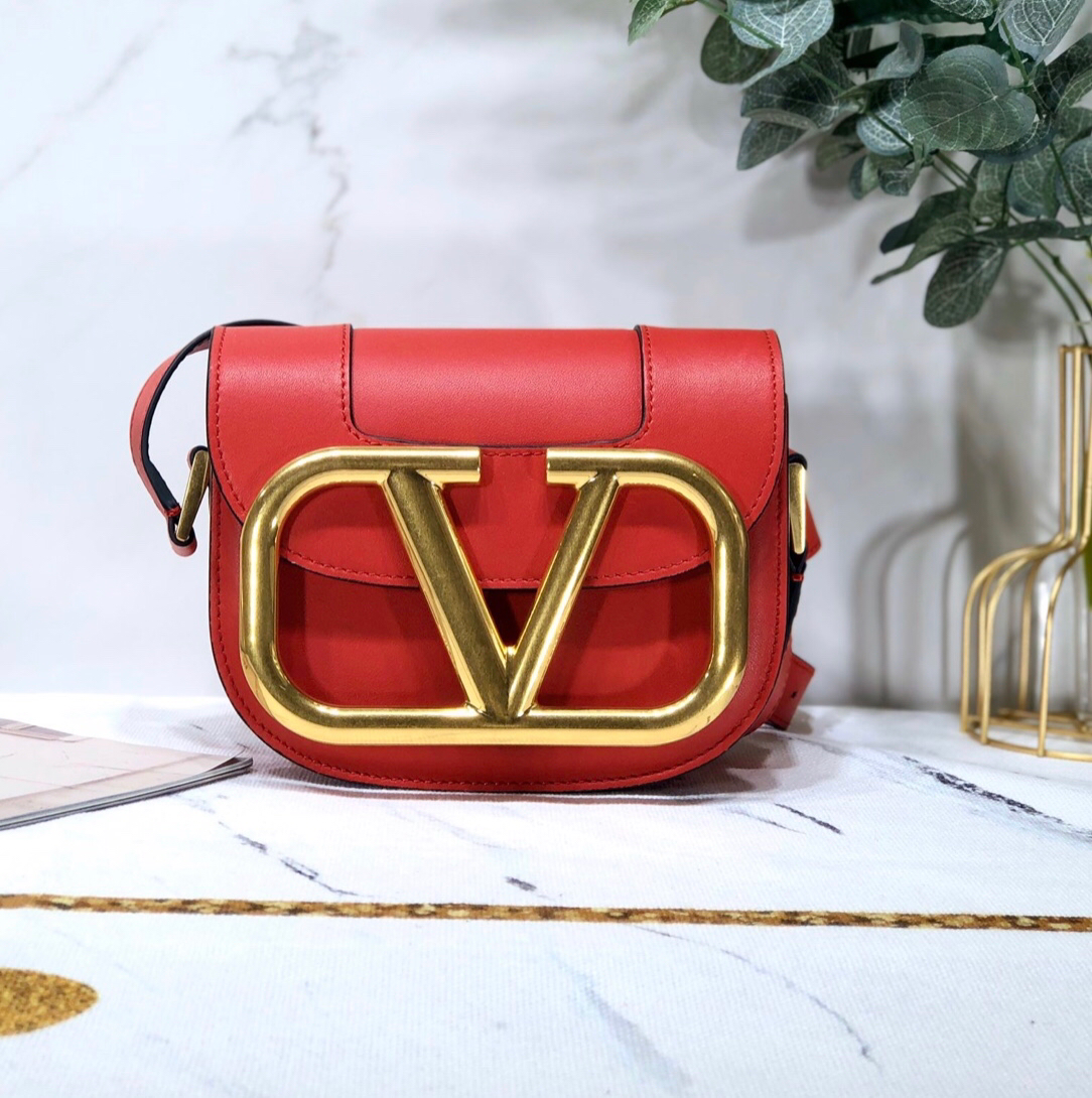 Supervee Small Crossbody