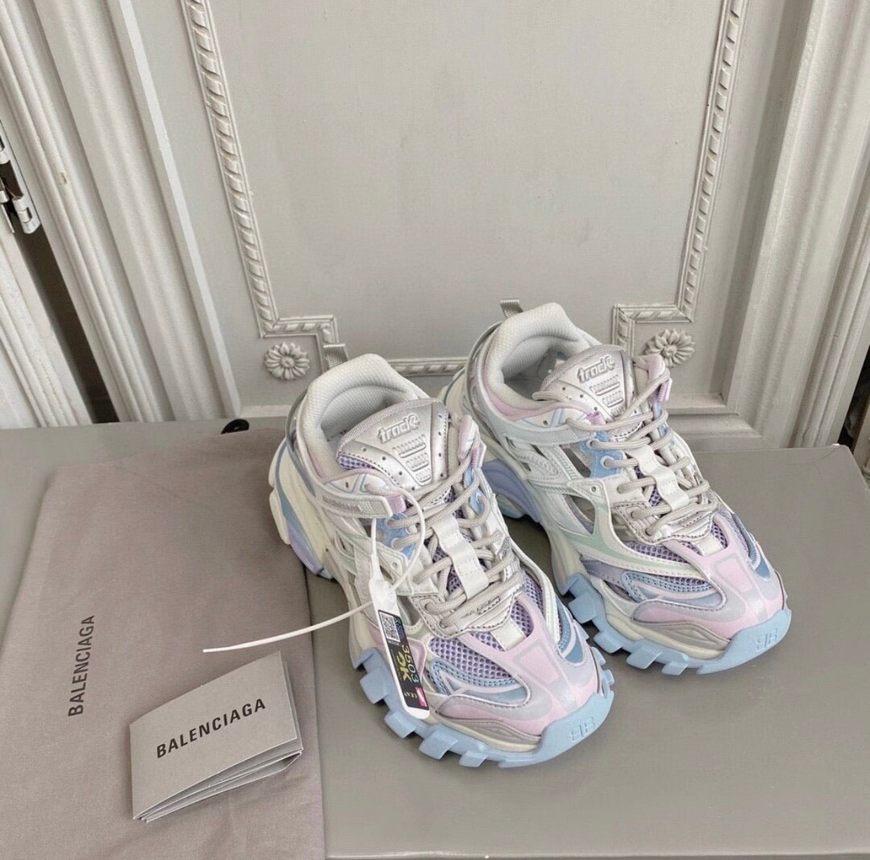 Track 2 Sneaker