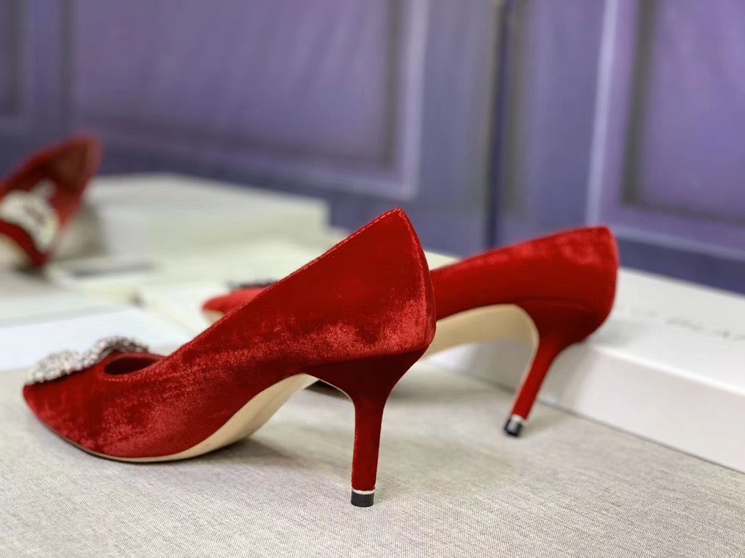 Hangisi Velvet Pumps