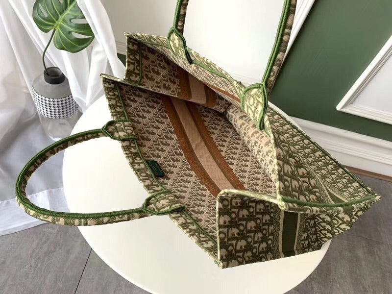 Book Tote Oblique