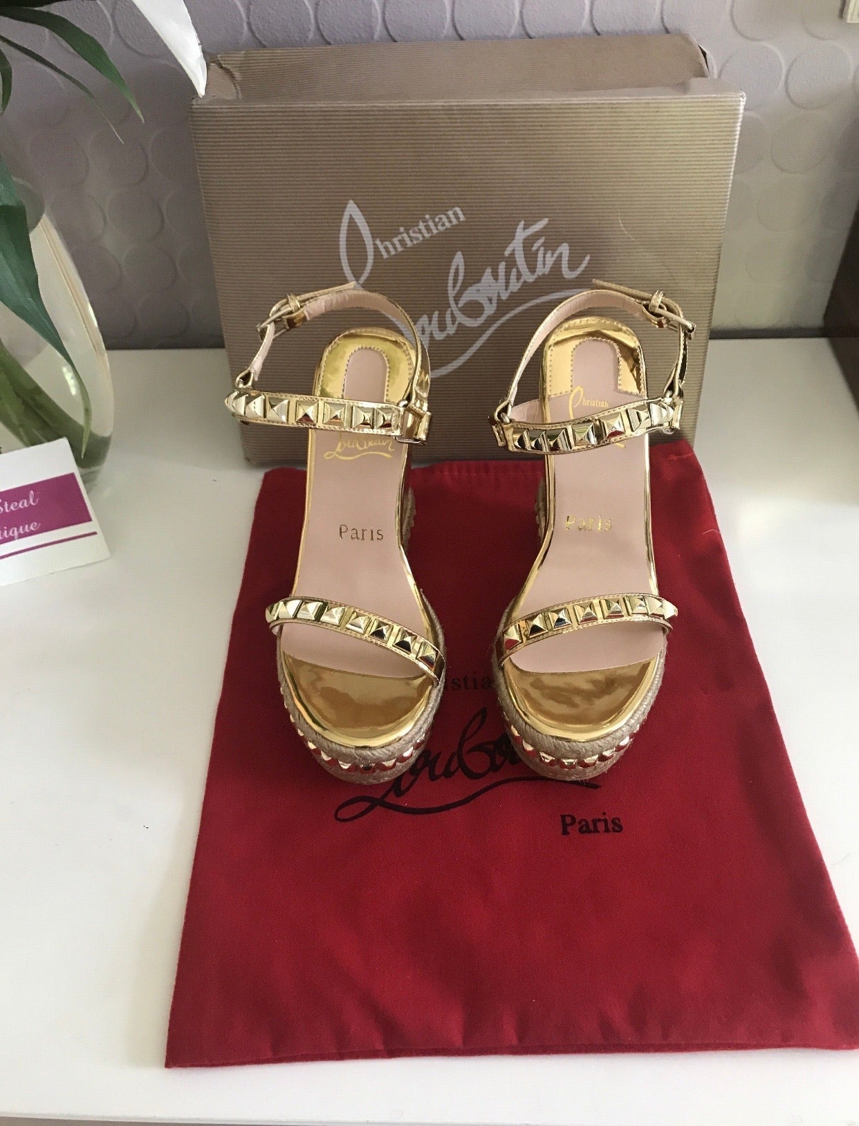 Stud Wedges
