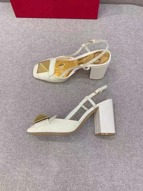 One Stud Patent Sandals