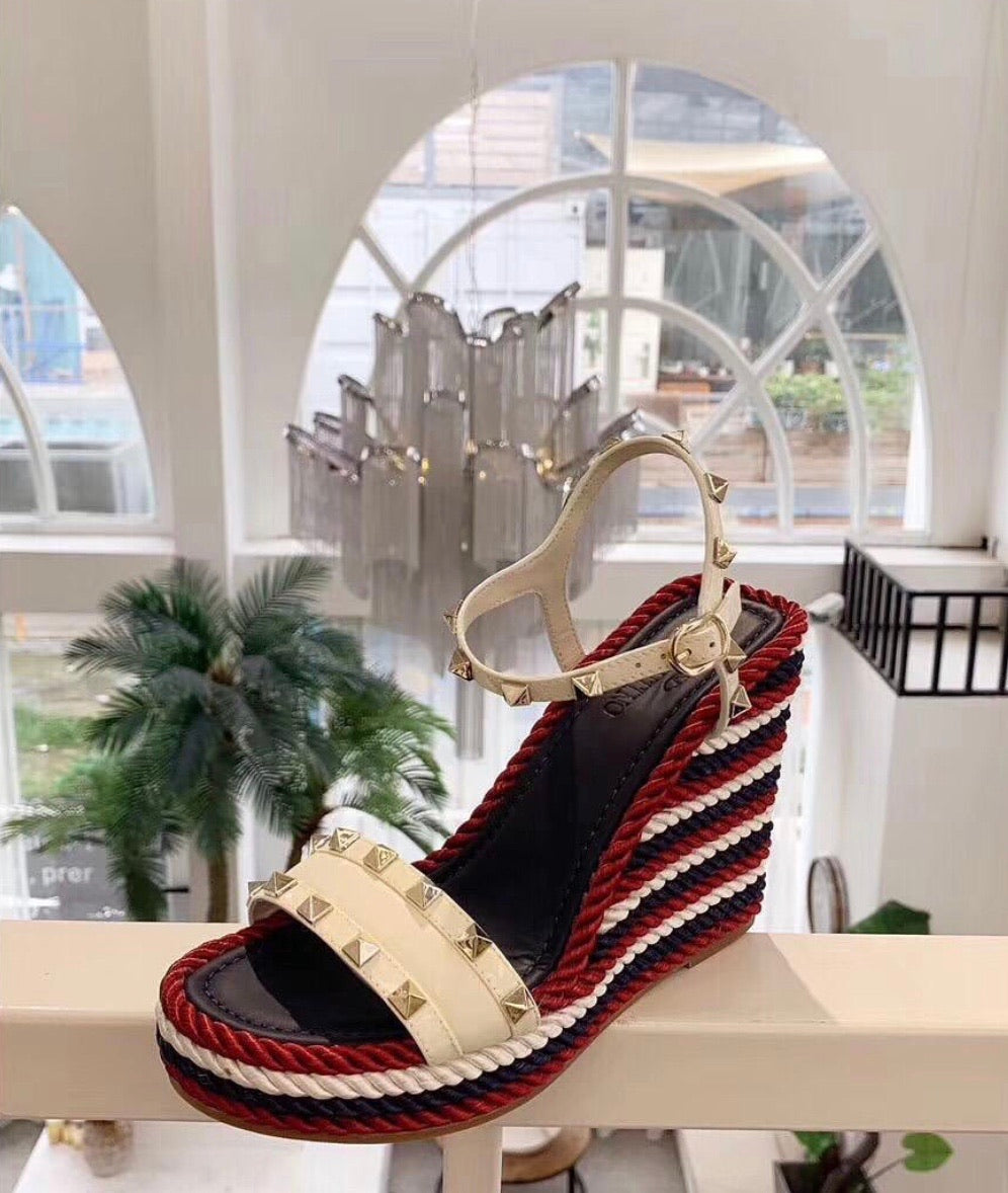 Rockstud Wedges