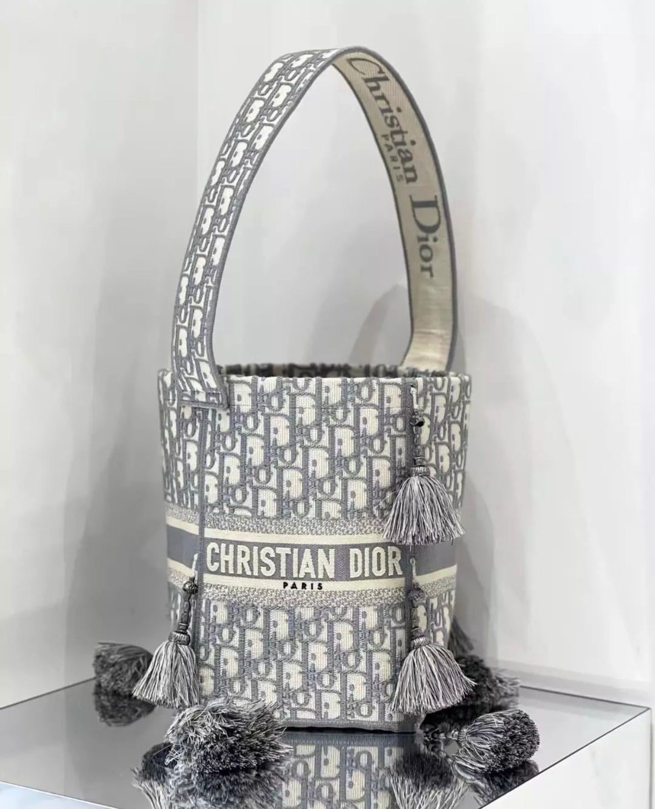 Bubble Bucket Bag