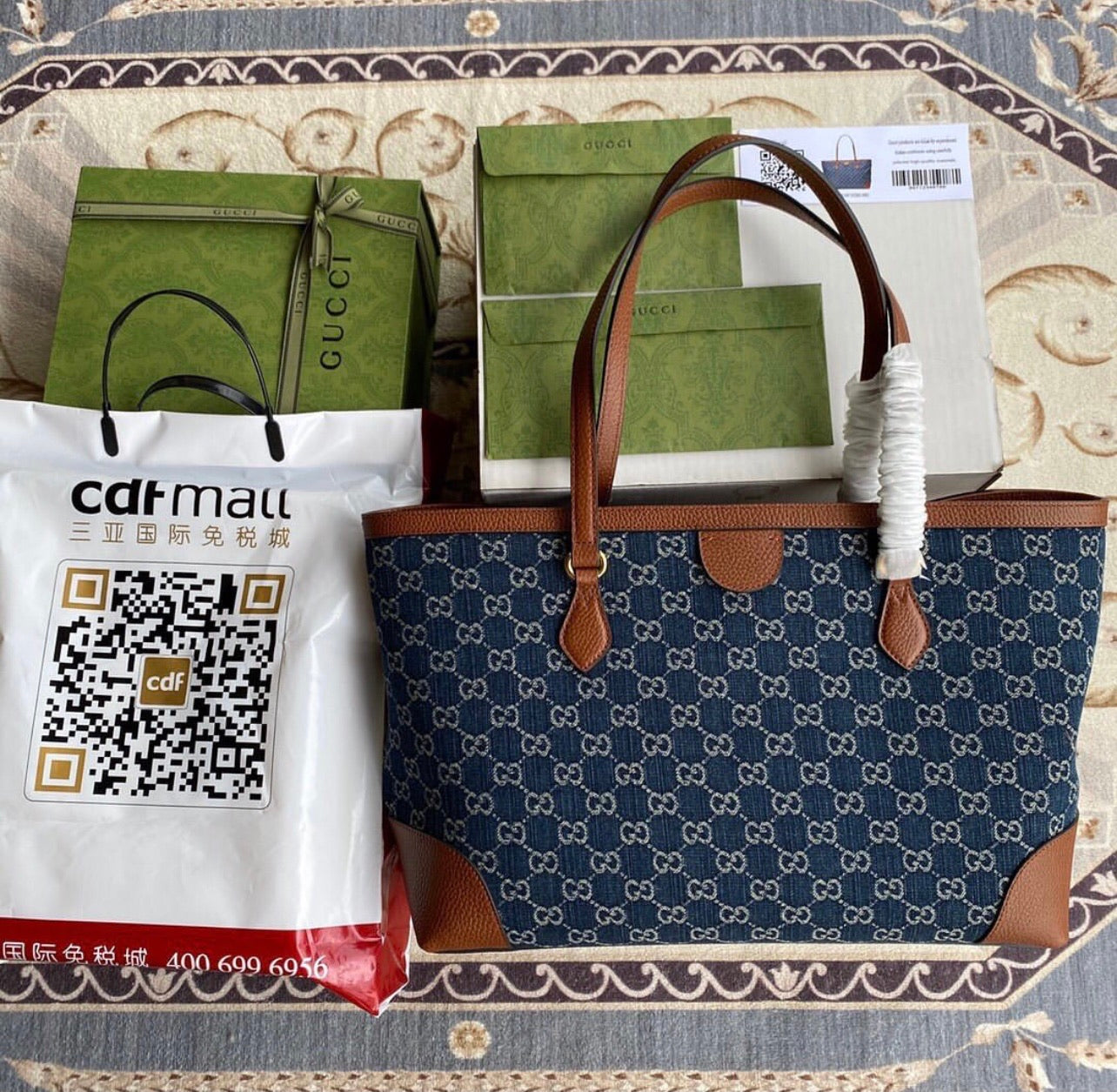 Ophidia Tote