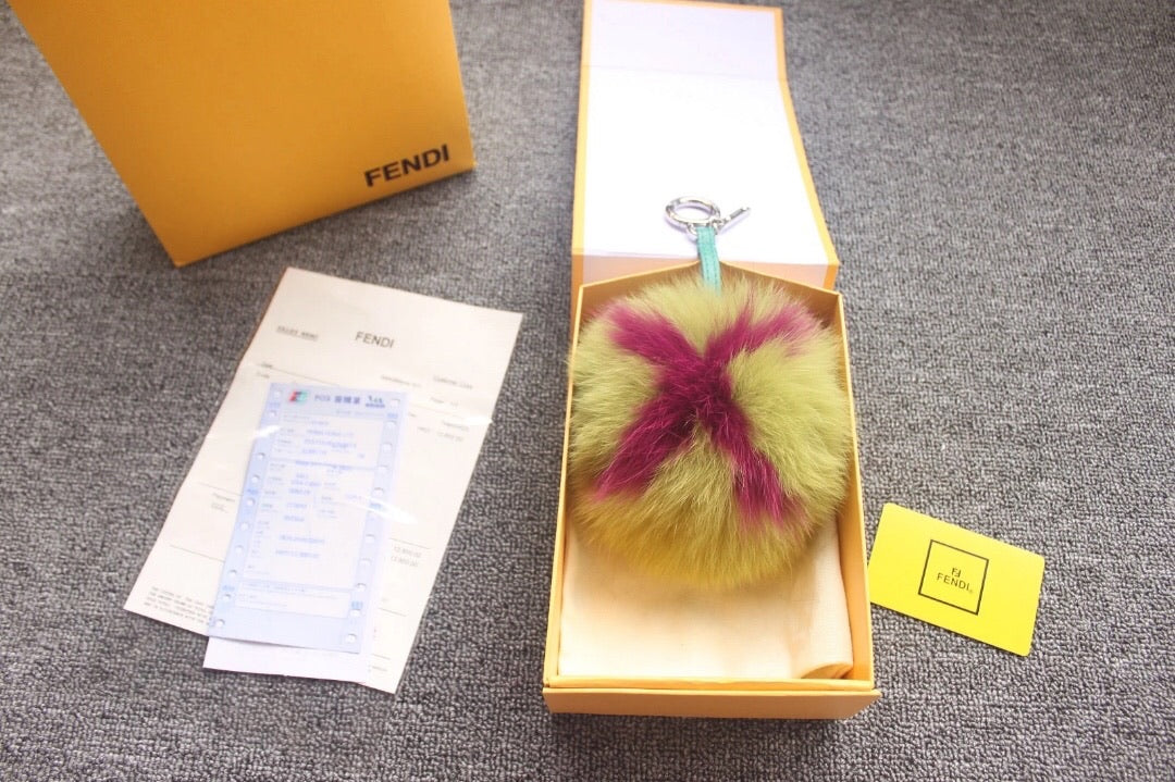 Initials Fur Pom