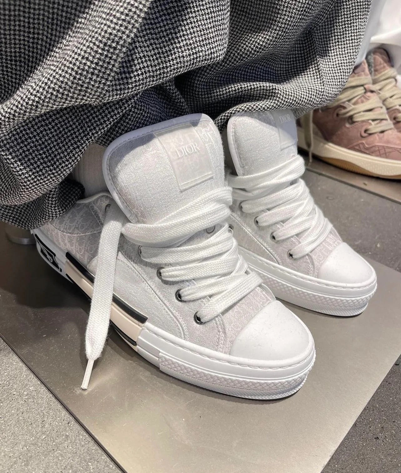 B23 Skate Sneaker