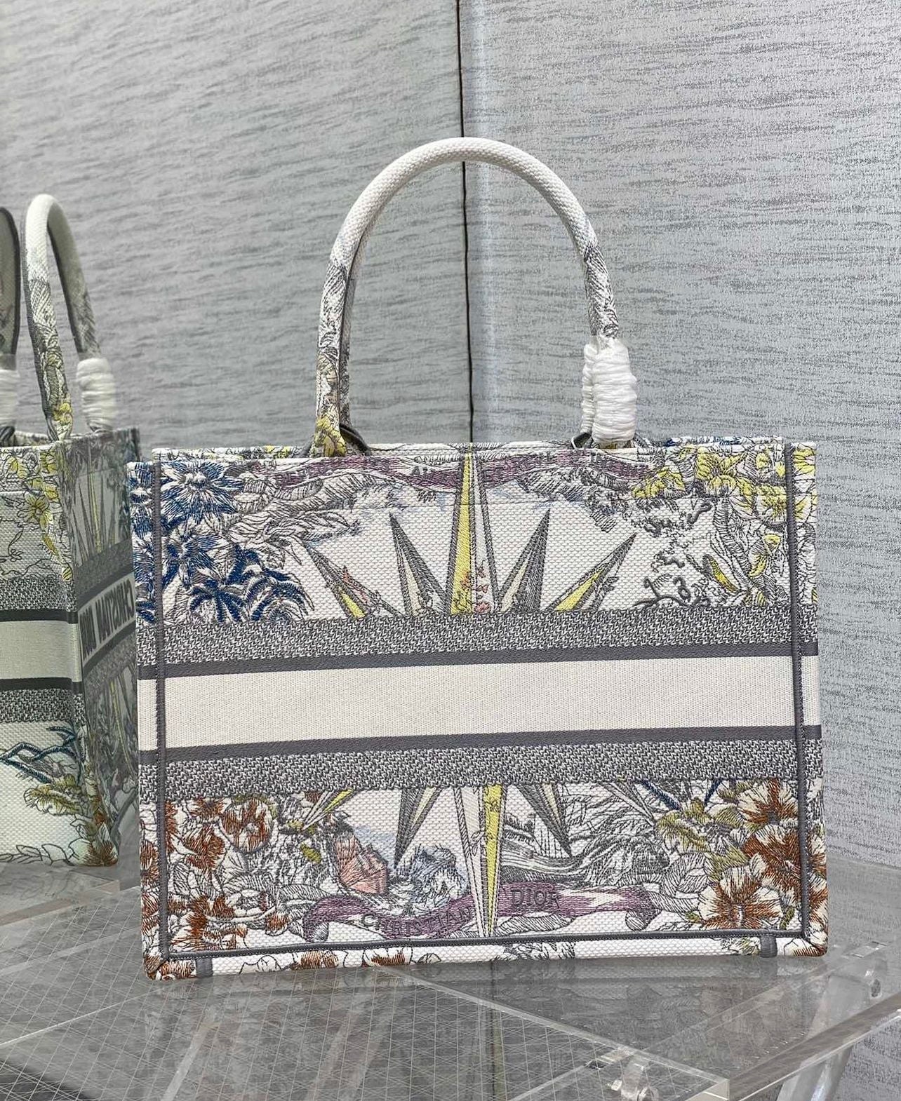 Medium Book Tote