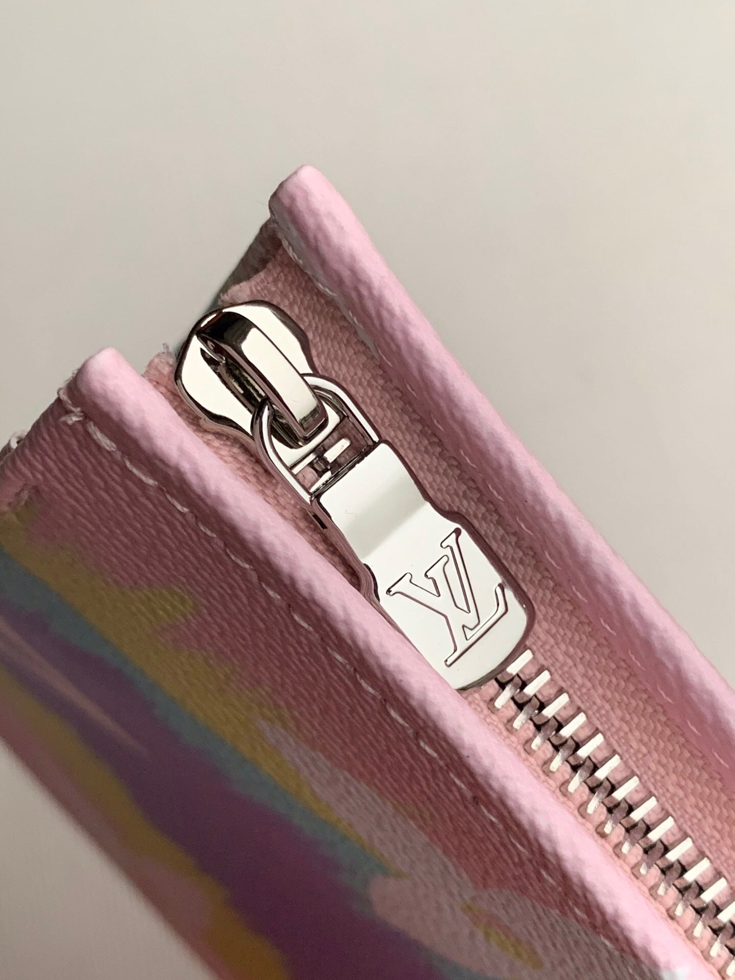 Escale Toiletry Pouch 26
