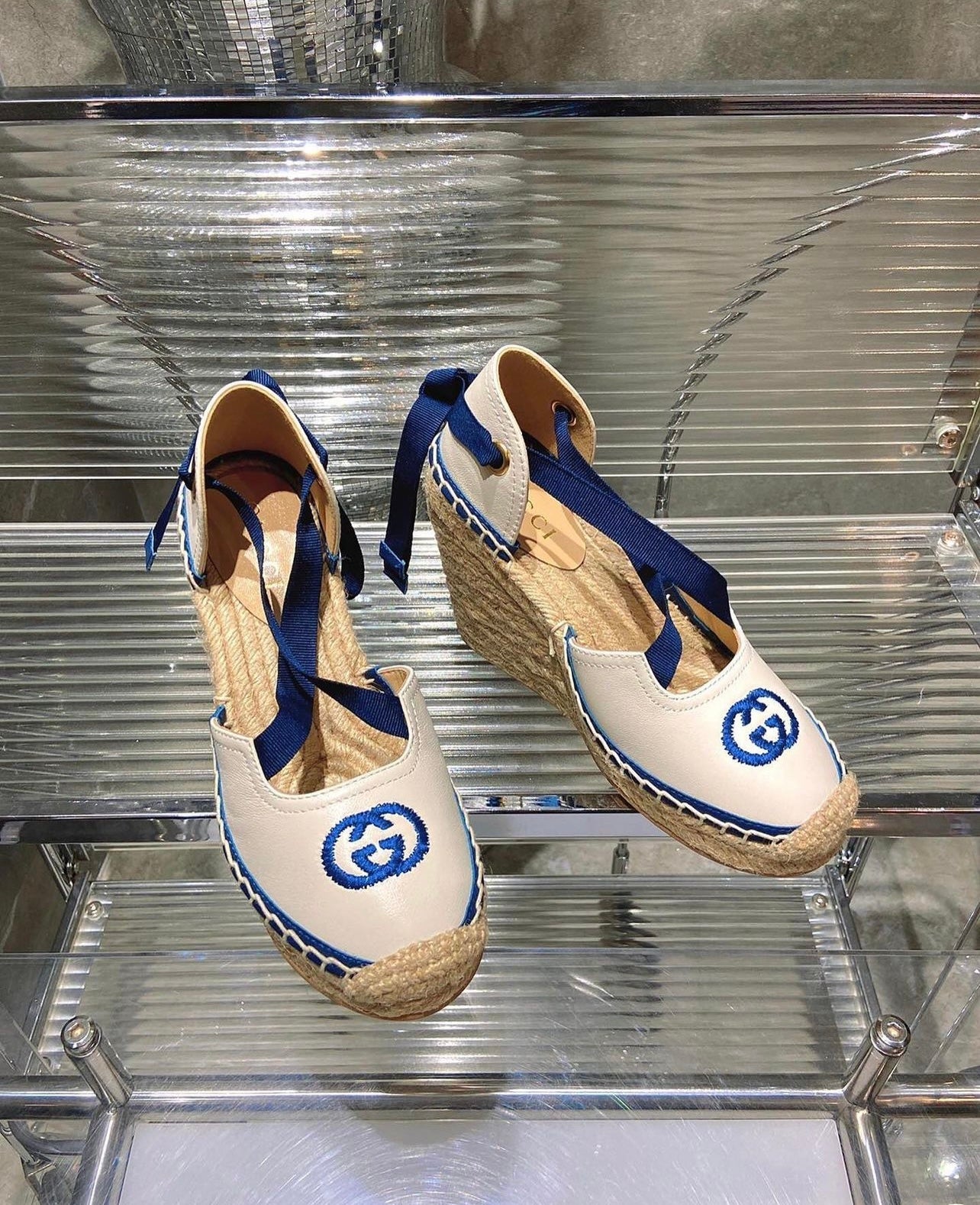 GG Ribbon Wedges
