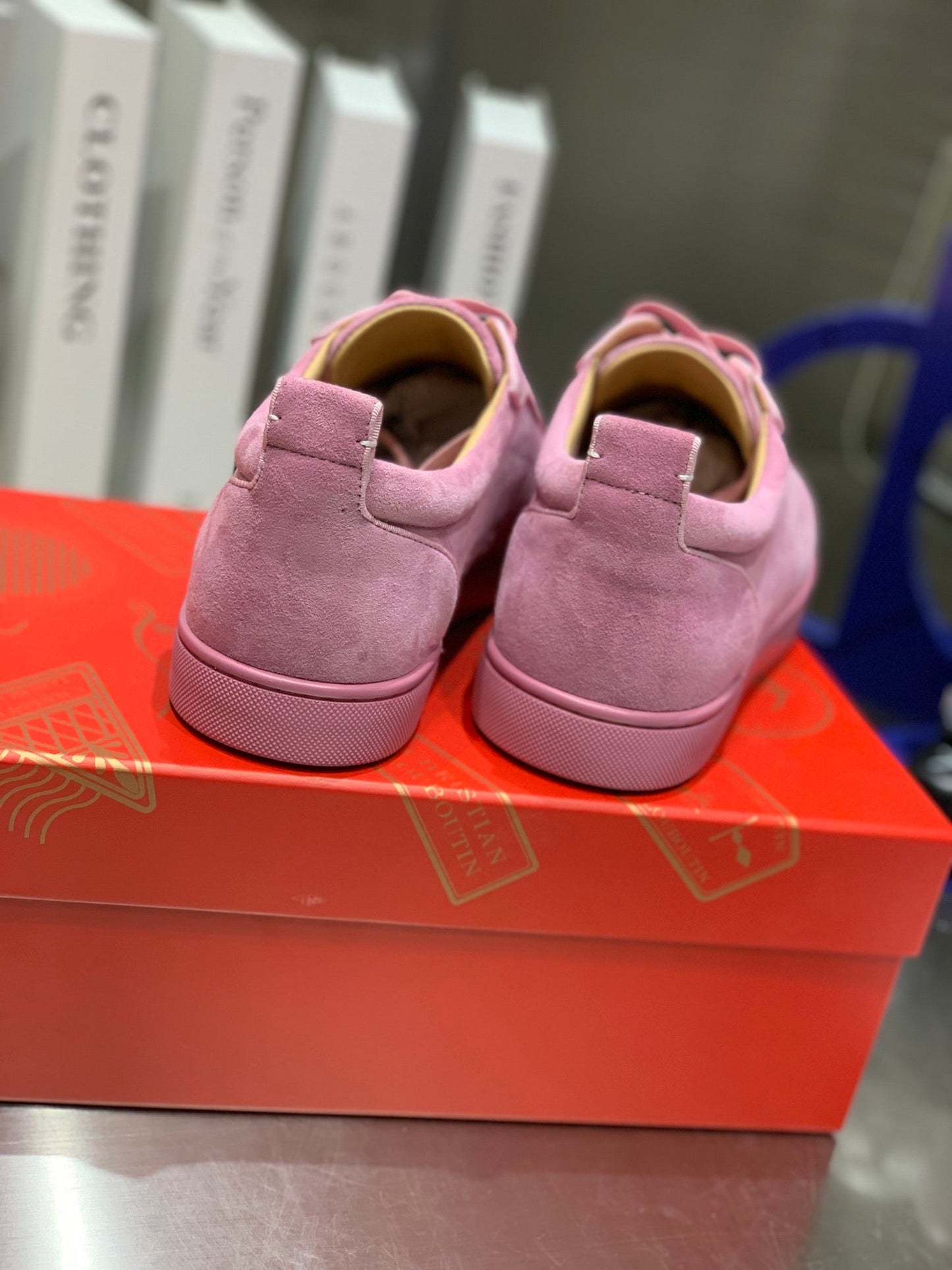 Louis Suede