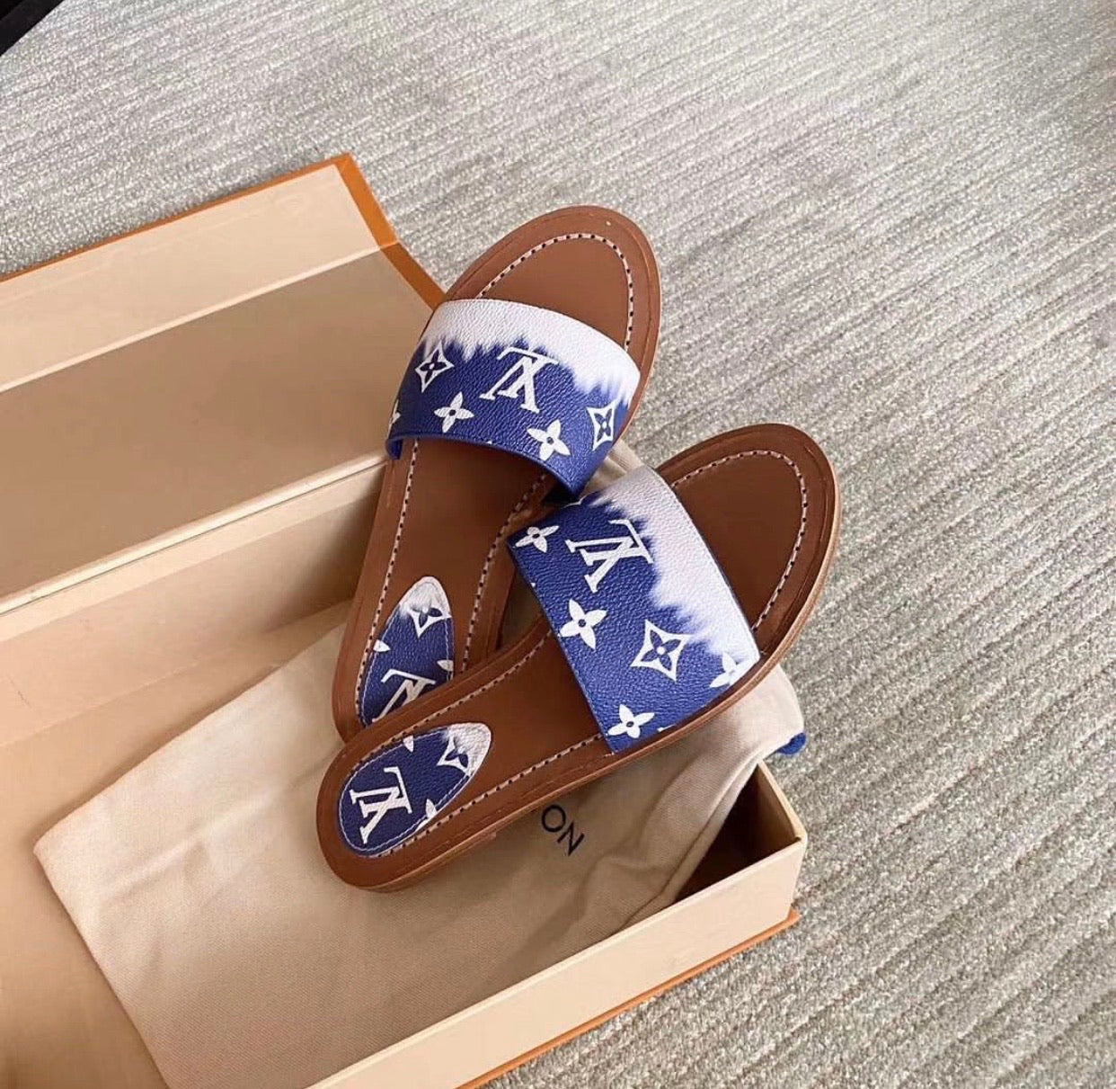 Escale Lock It Flat Mules