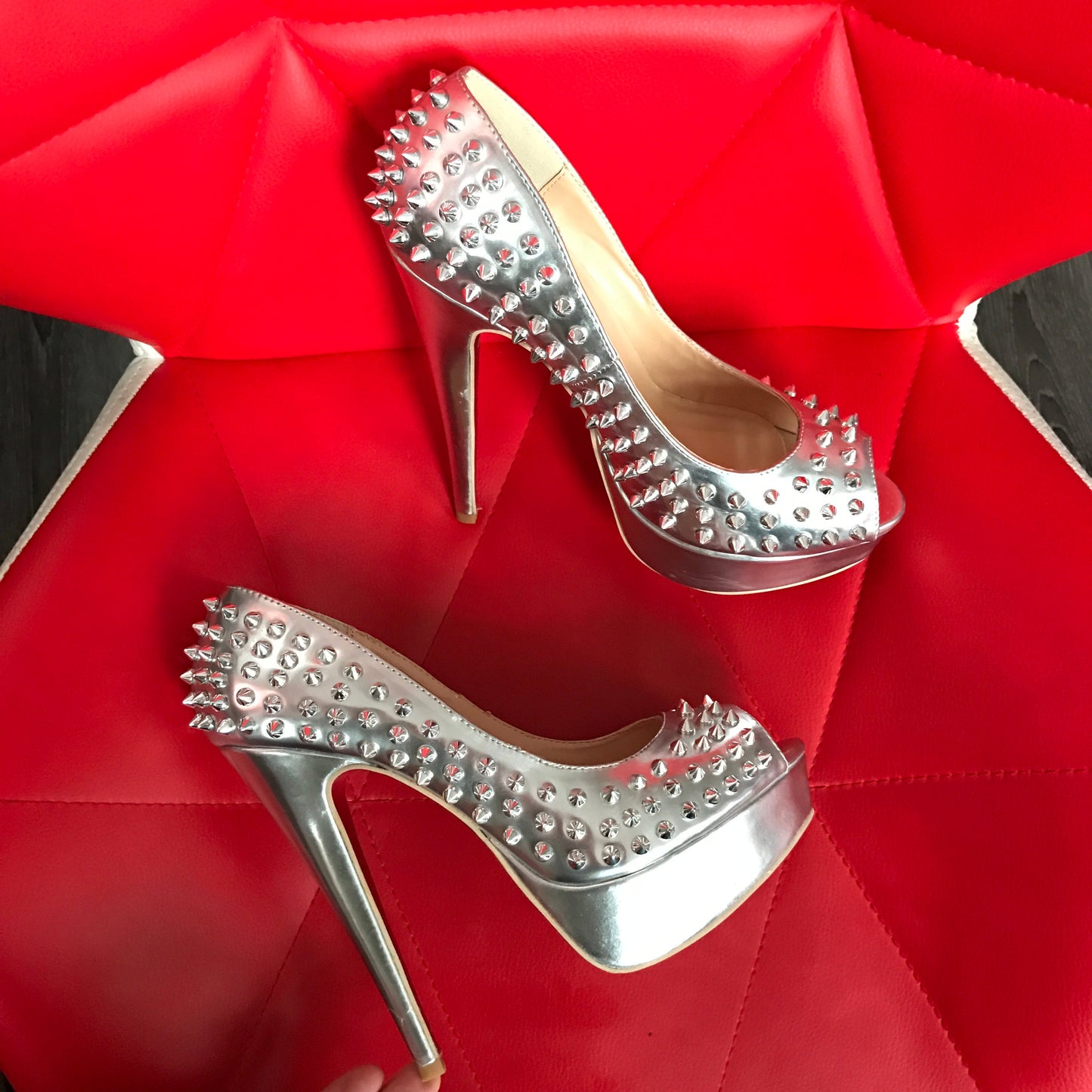 Lady Peep Spikes