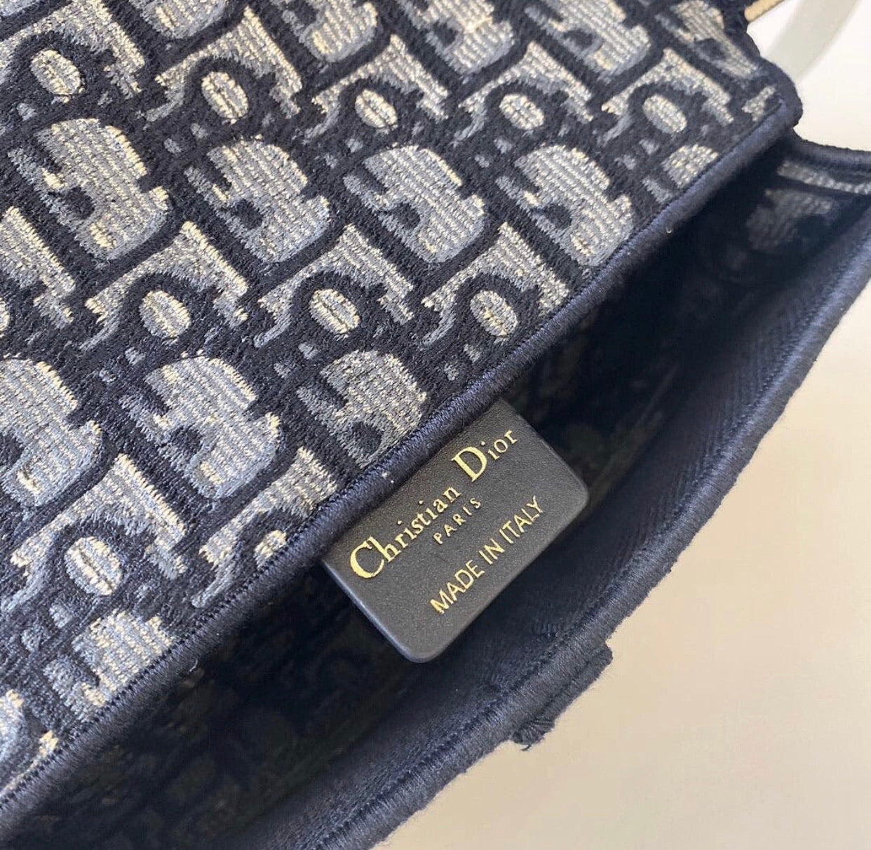Slim Saddle Pouch