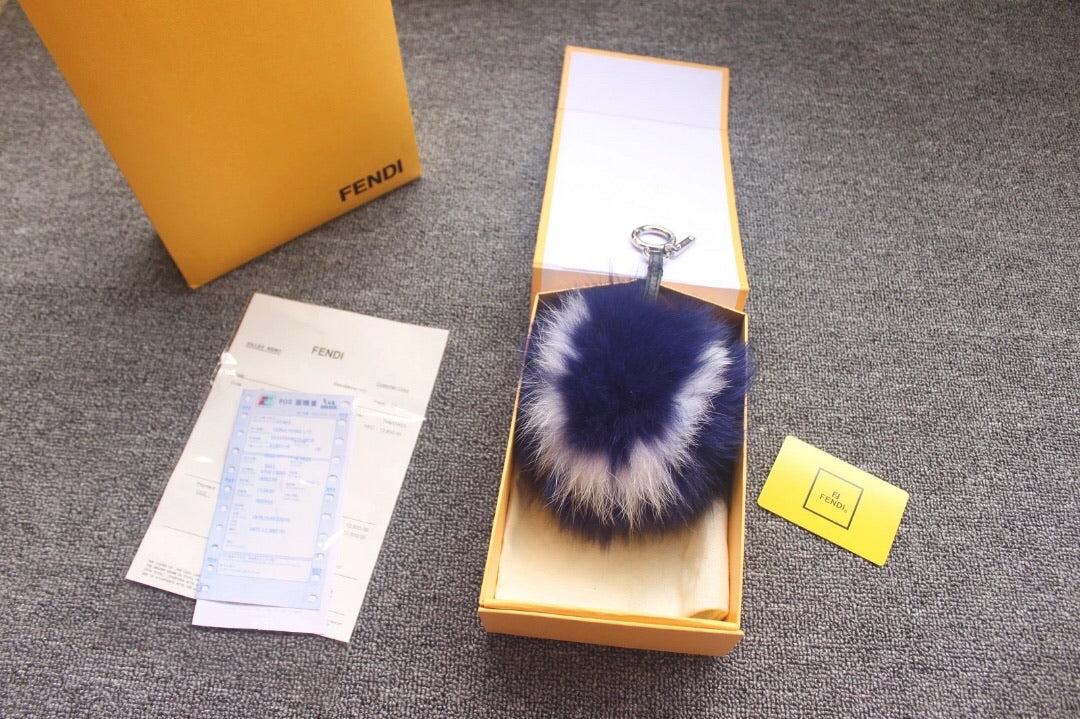 Initials Fur Pom