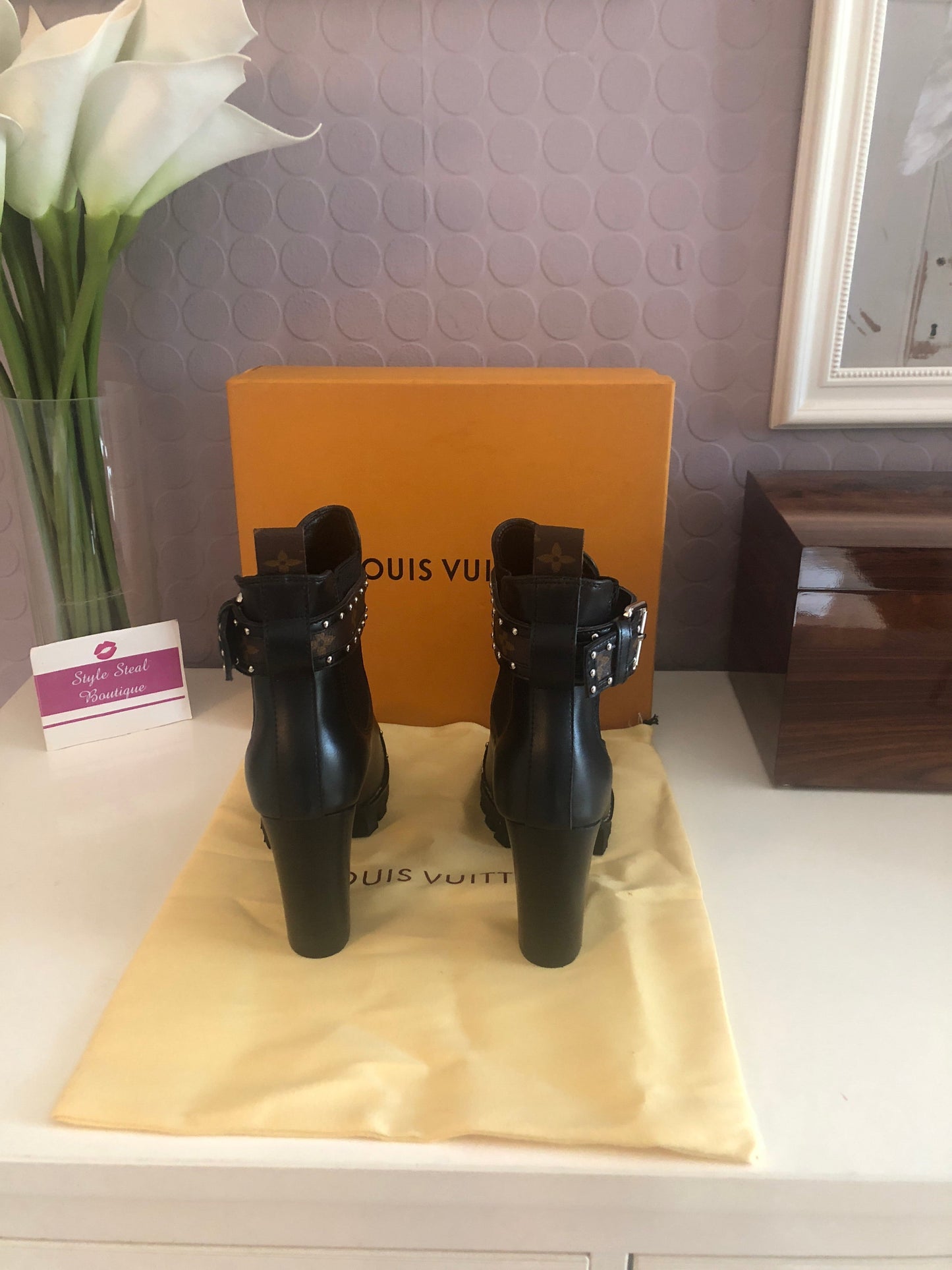 Star Trail Chelsea Boots