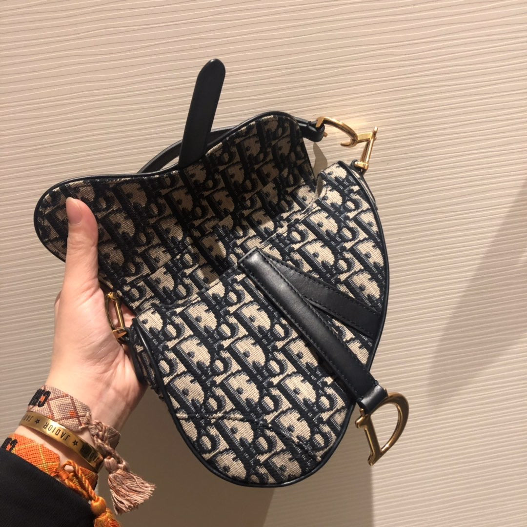 Saddle Bag Oblique
