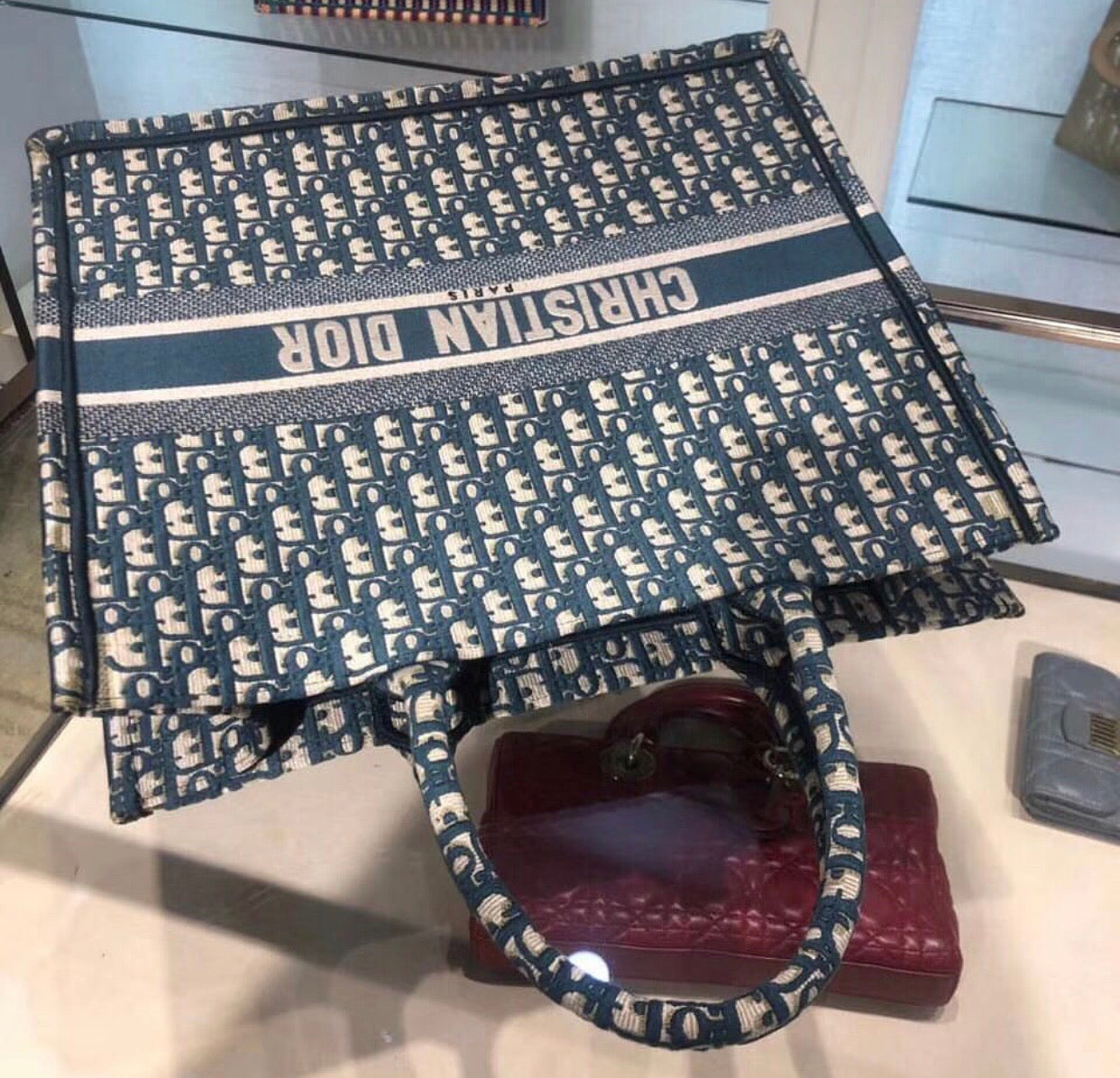 Book Tote Oblique