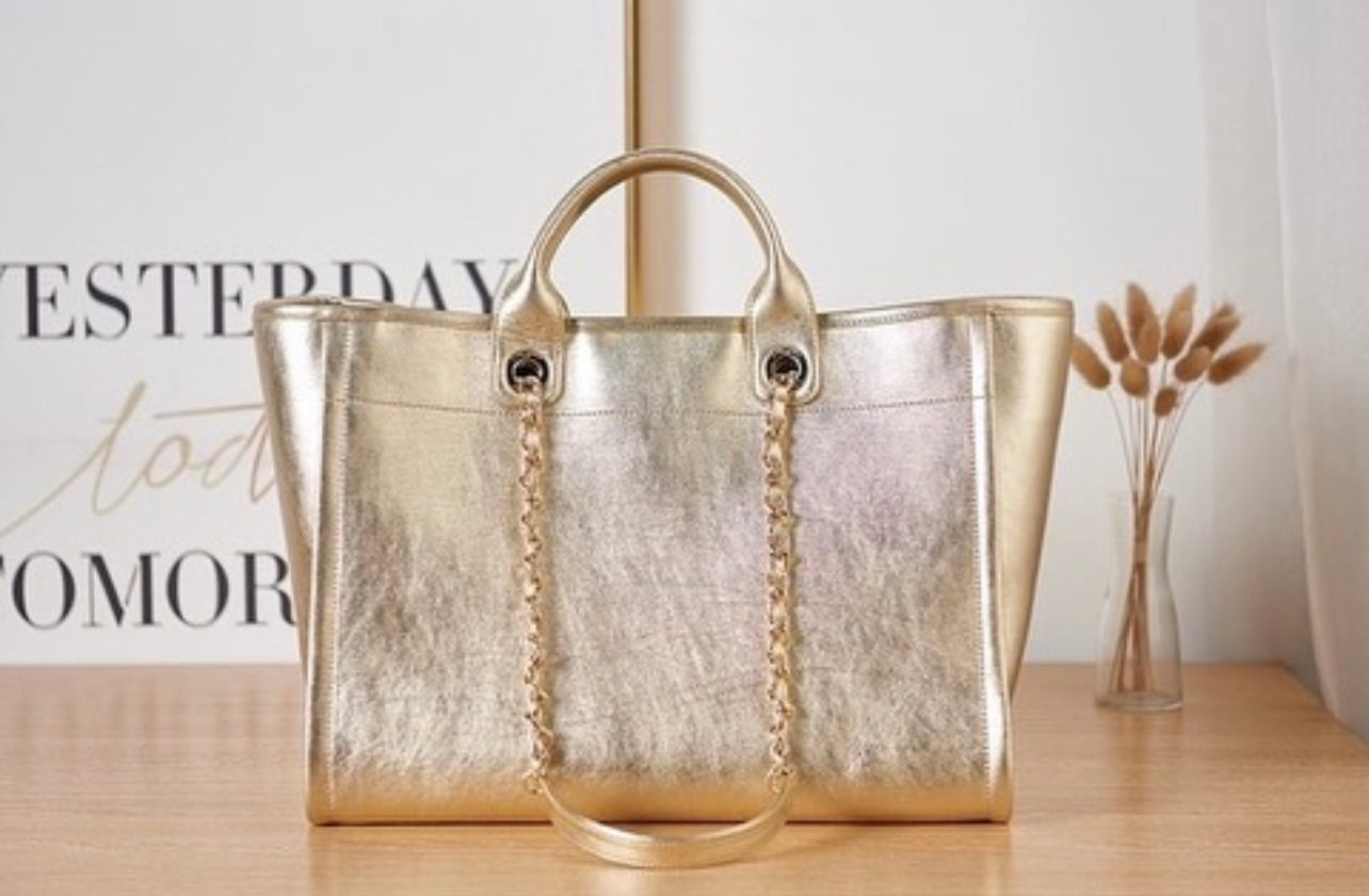 Deauville Leather Tote