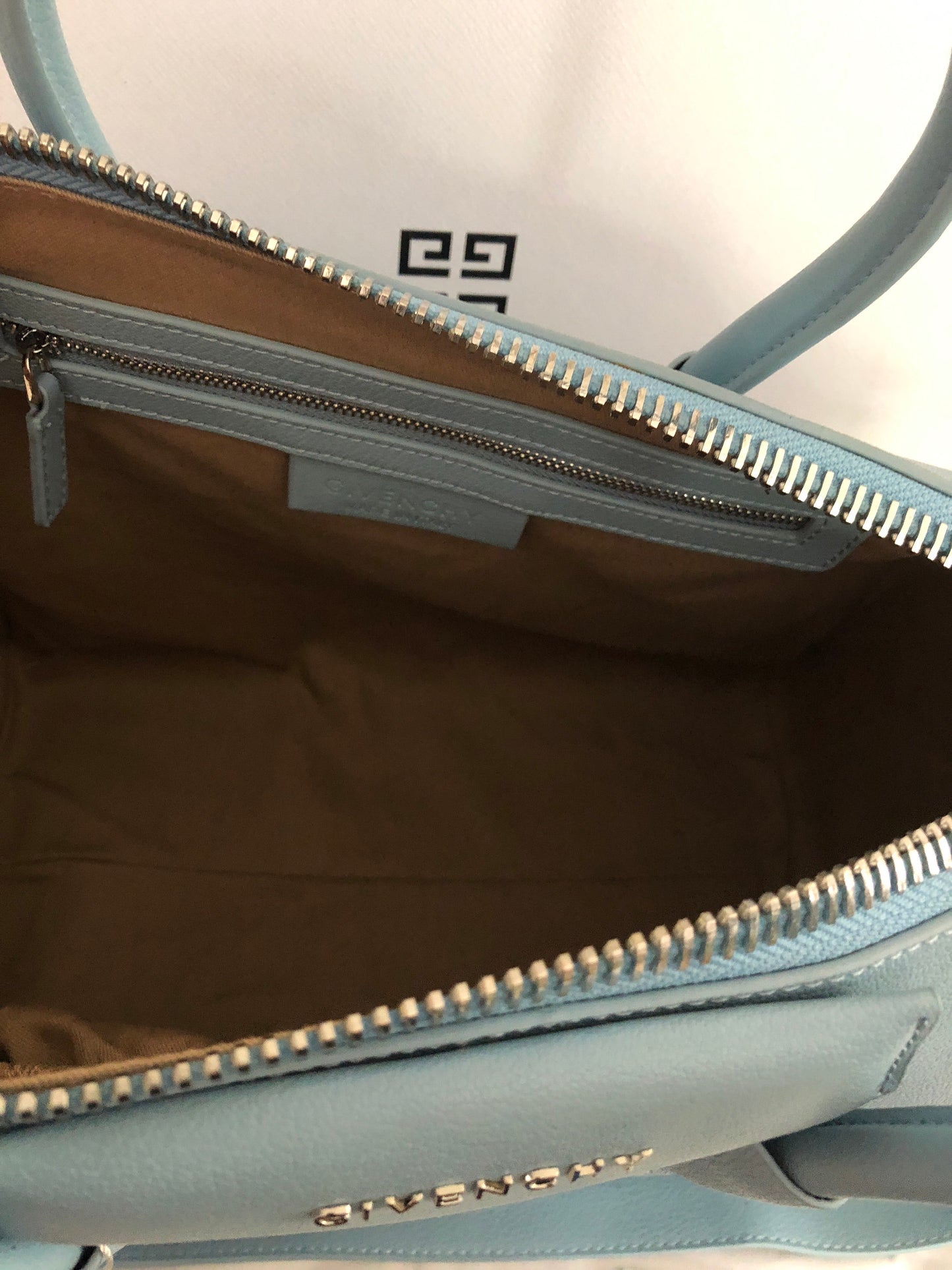 Antigona Grained Leather