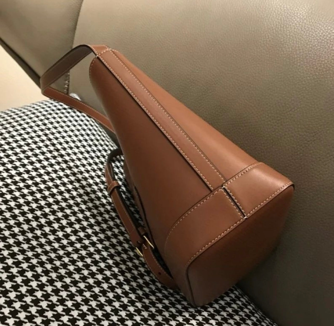 Triomphe Bucket Bag