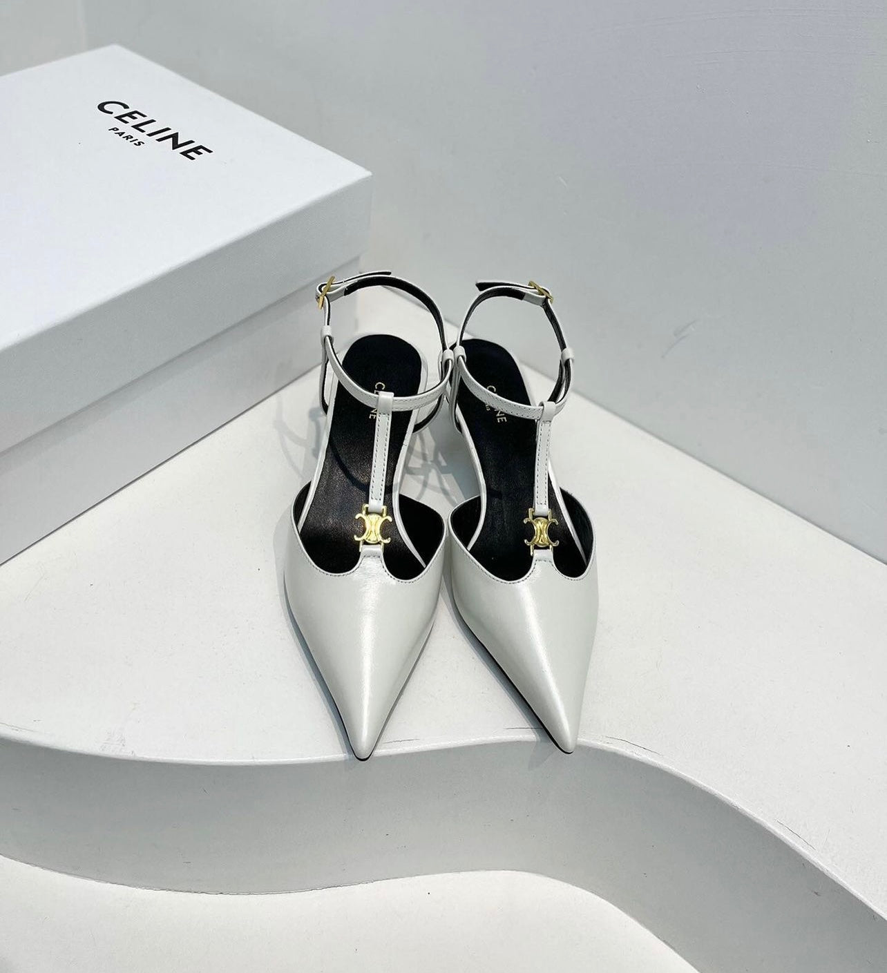 Triomphe Pumps