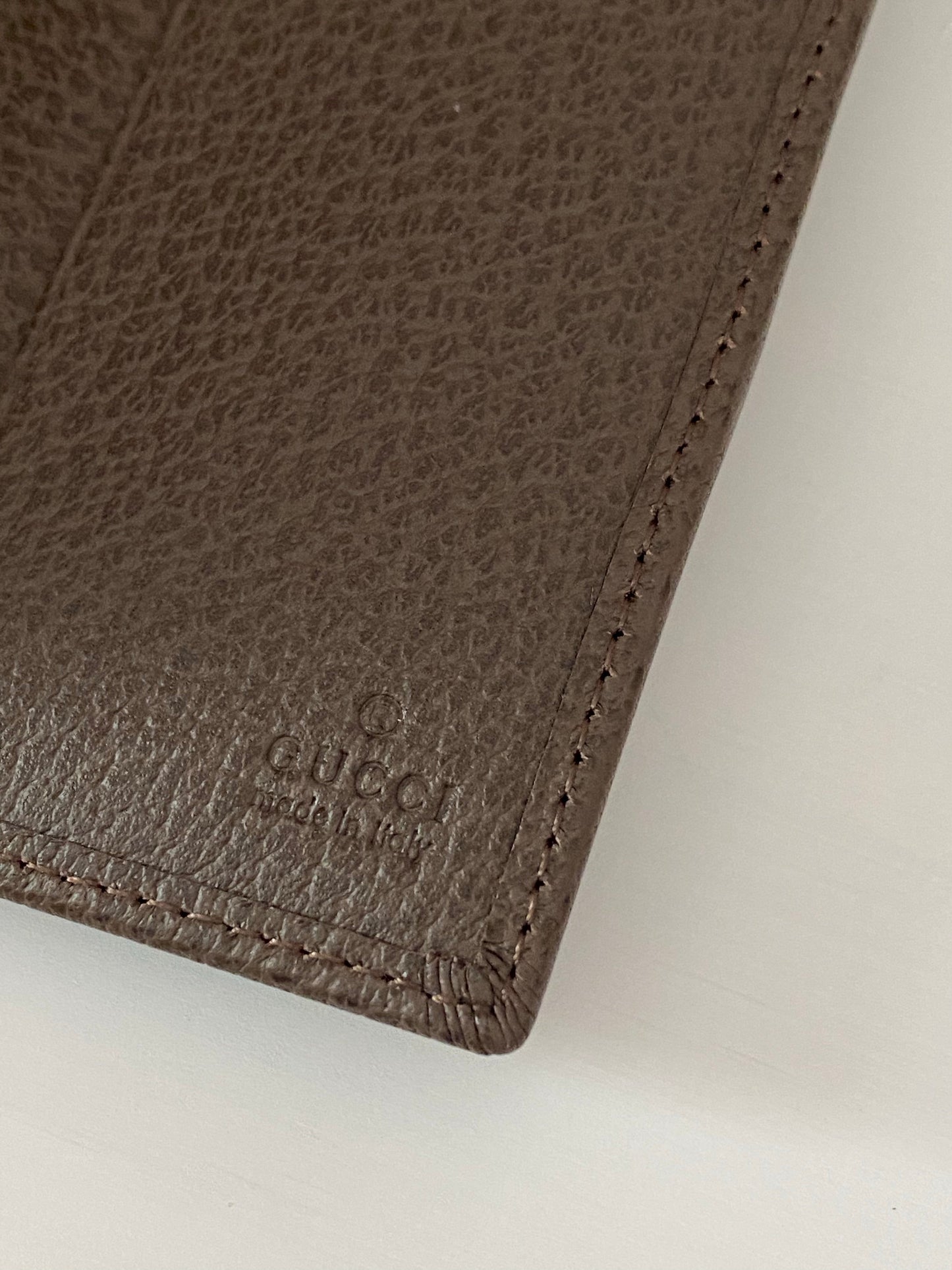 Ophidia Passport Cover