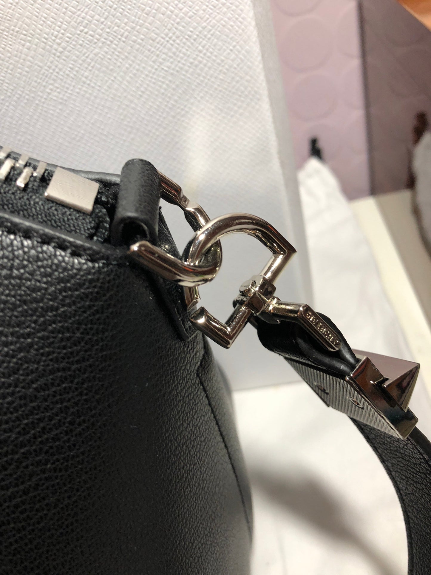 Antigona Grained Leather