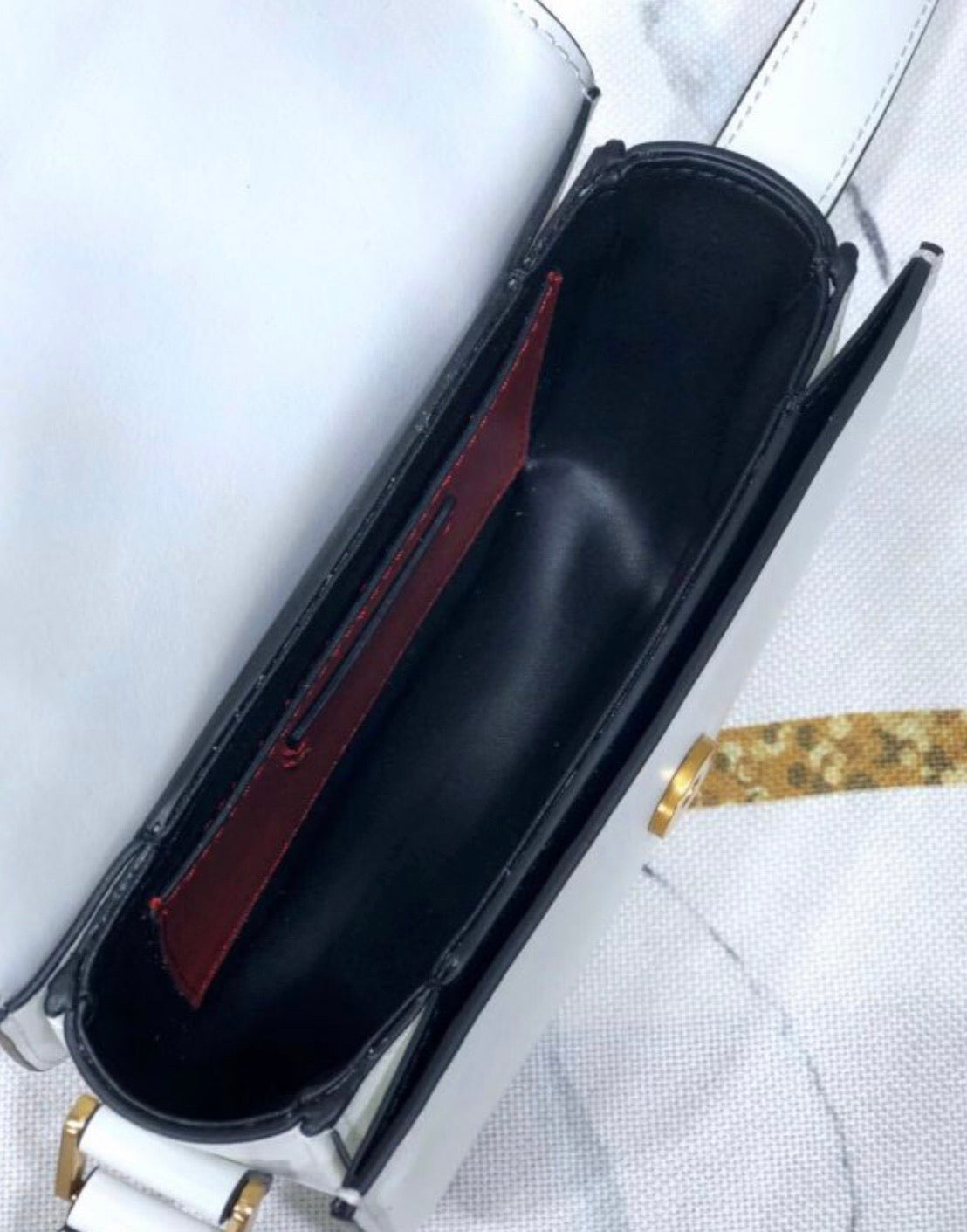 Supervee Small Crossbody