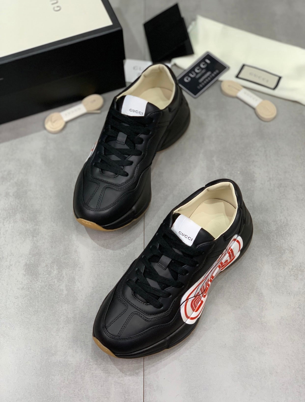 Rhyton Trainers