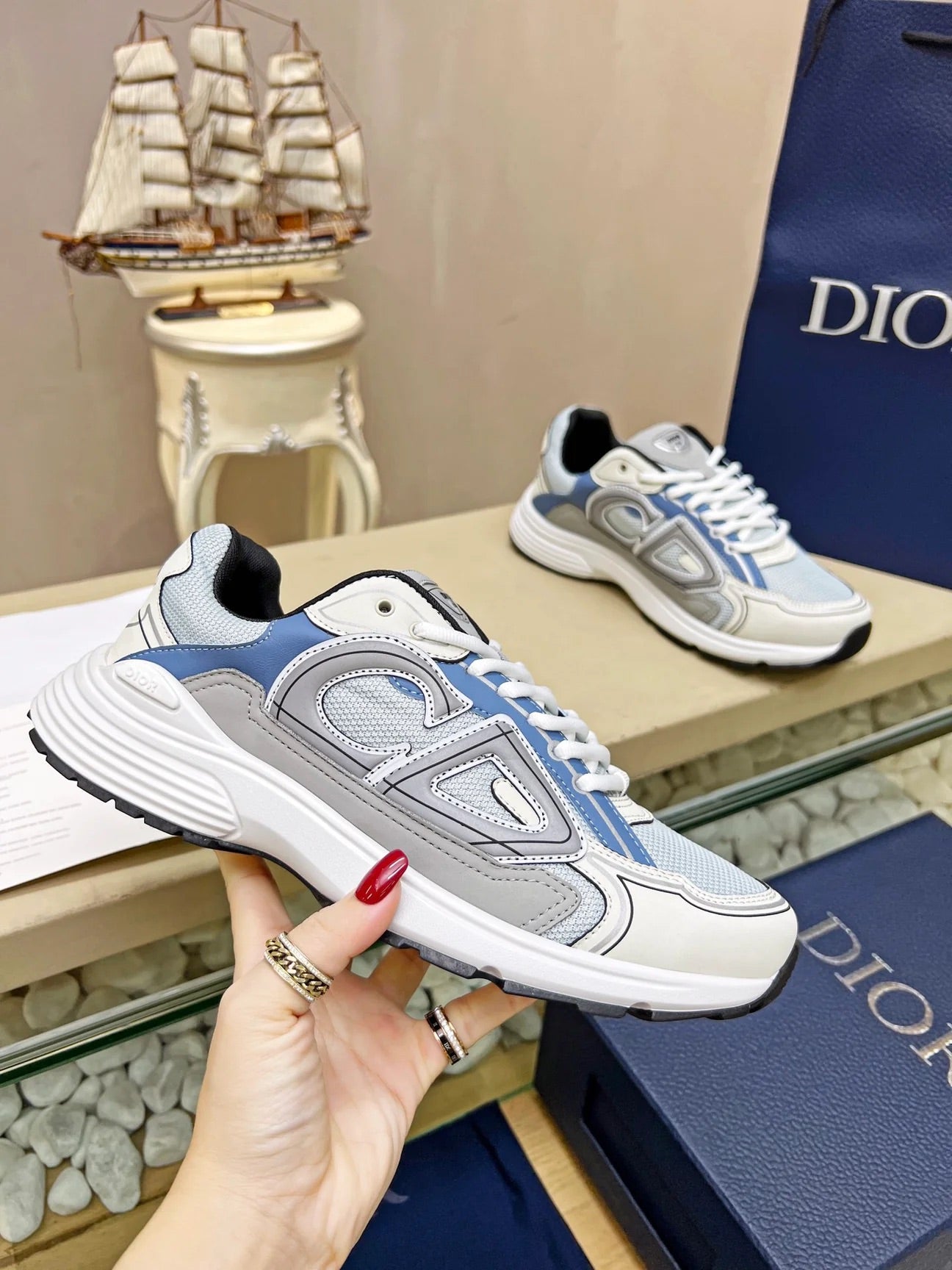B30 Sneaker