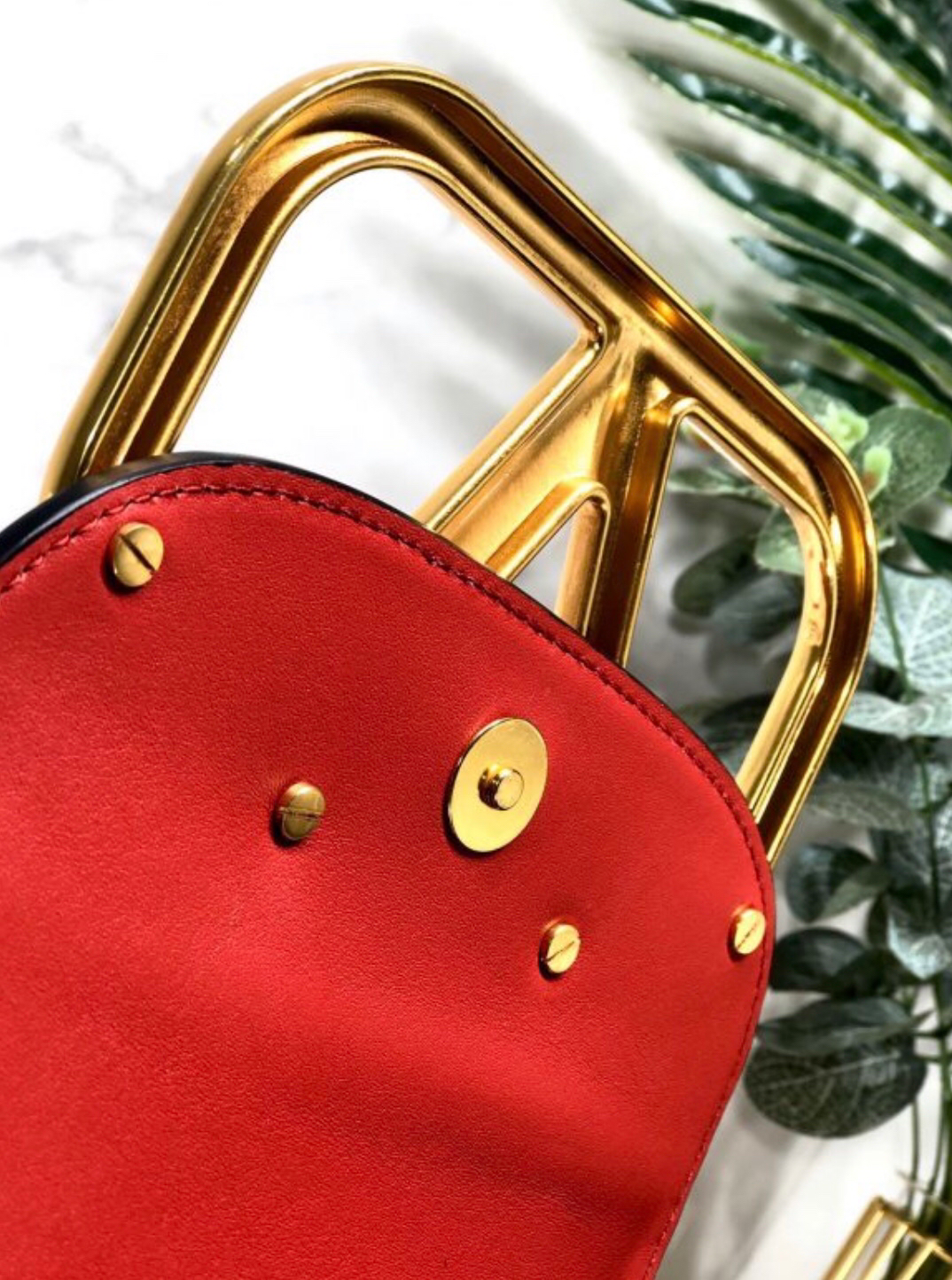 Supervee Small Crossbody