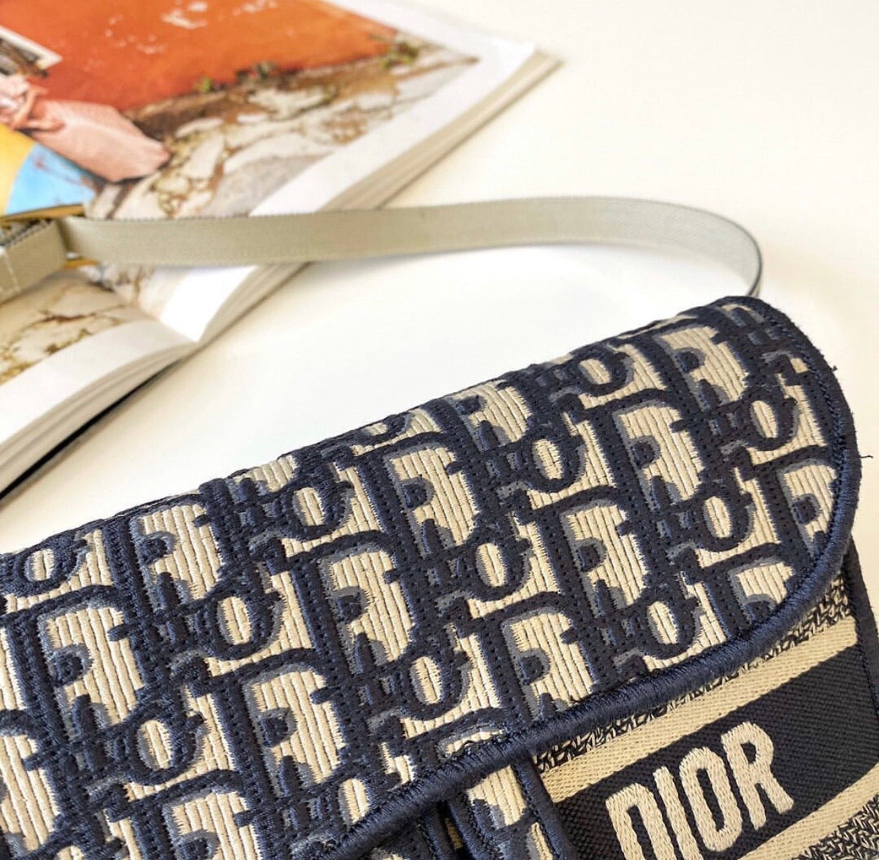 Slim Saddle Pouch
