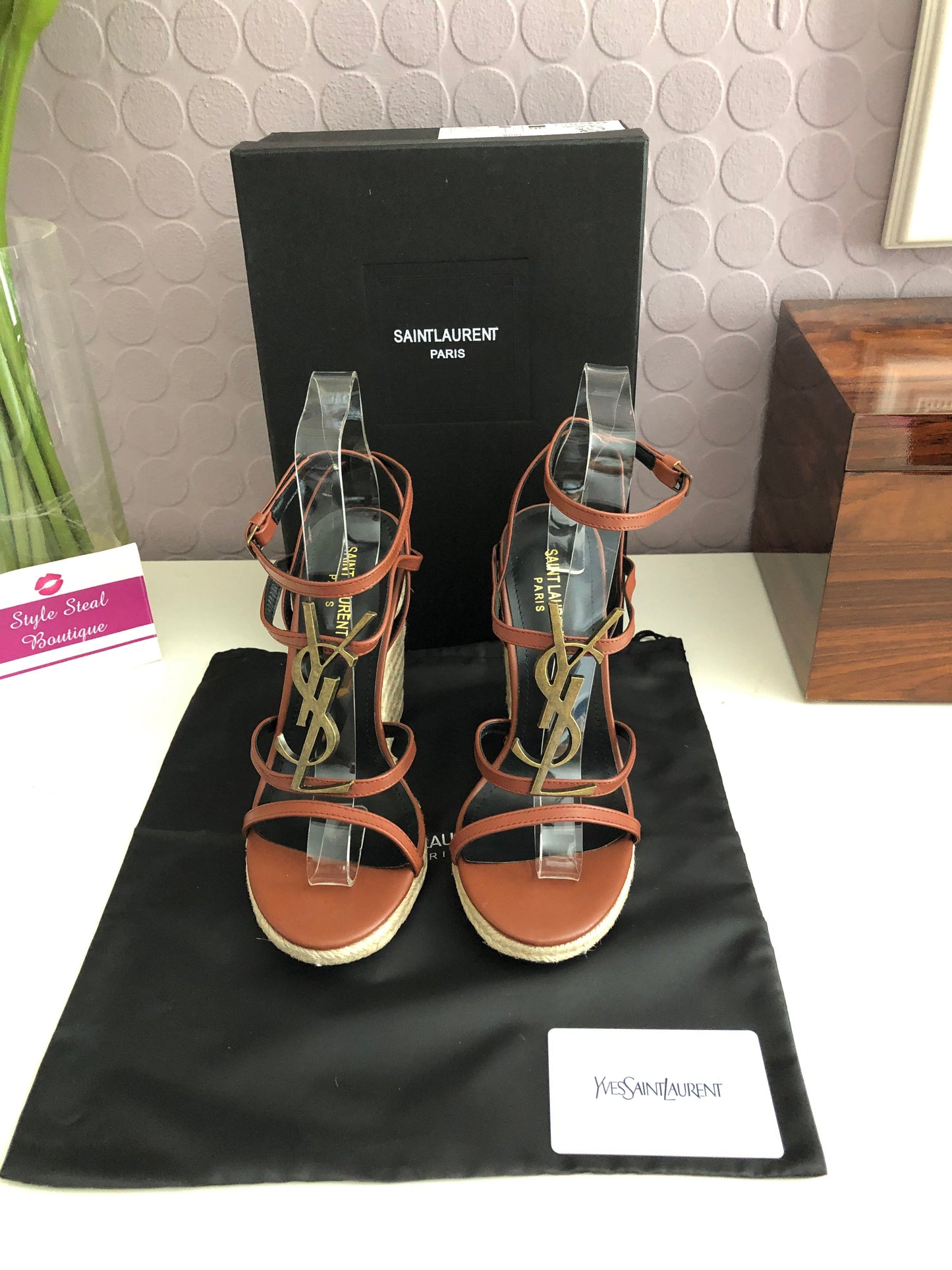 Cassandra Wedges