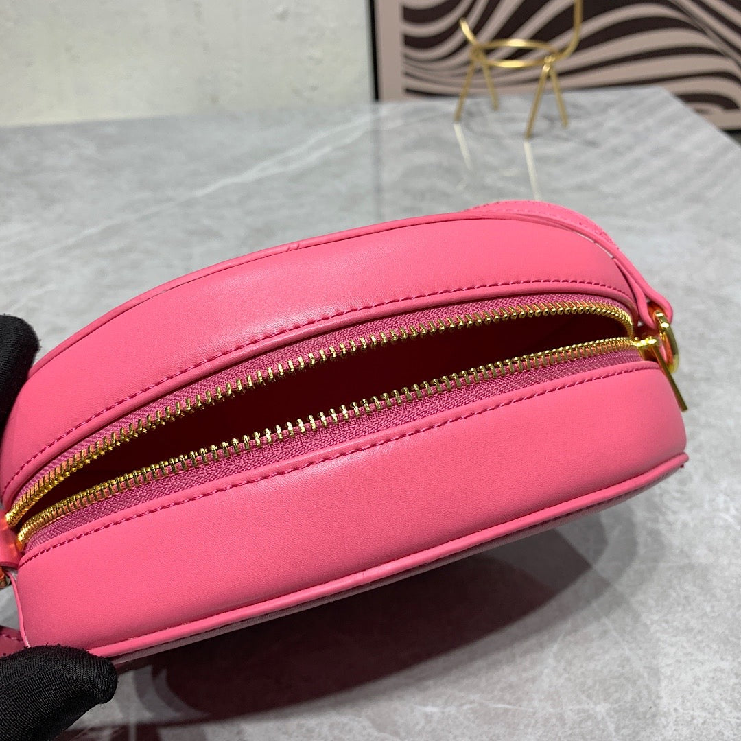 Oval Crossbody Triomphe